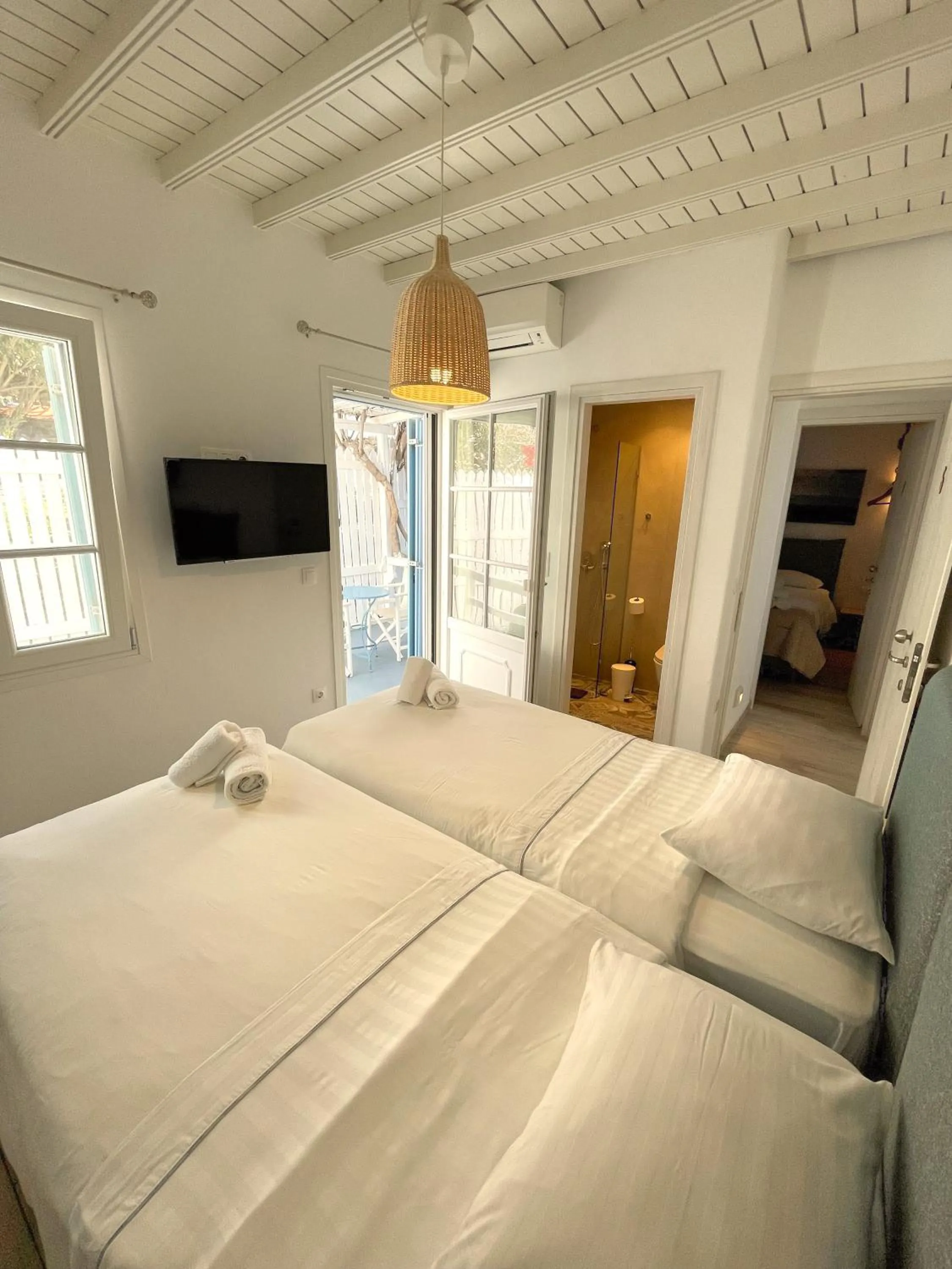 Bedroom, Bed in Lefteris