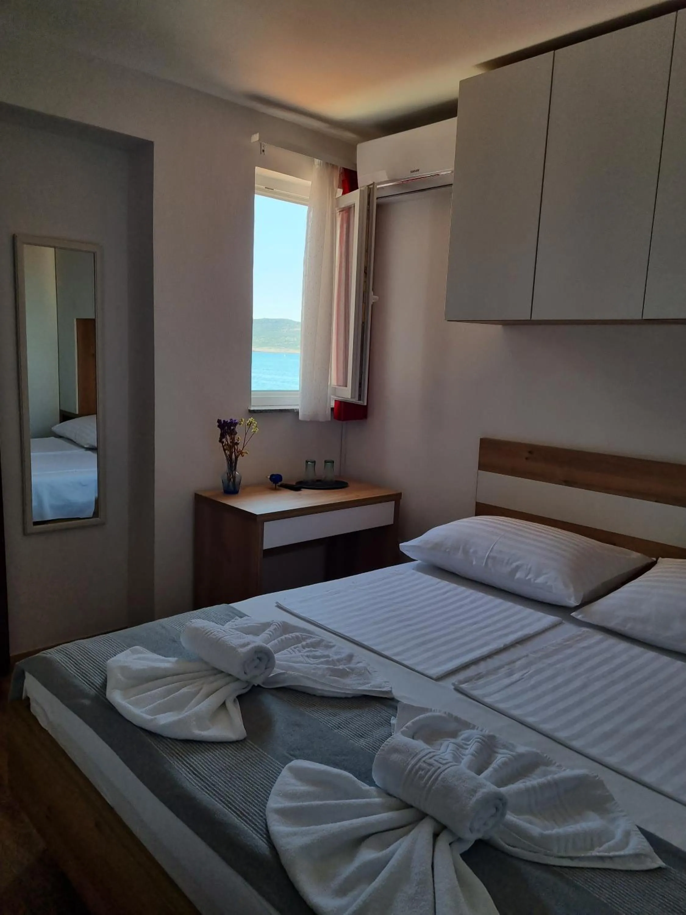 Small Double Room in Bed and Breakfast MIRAMAR