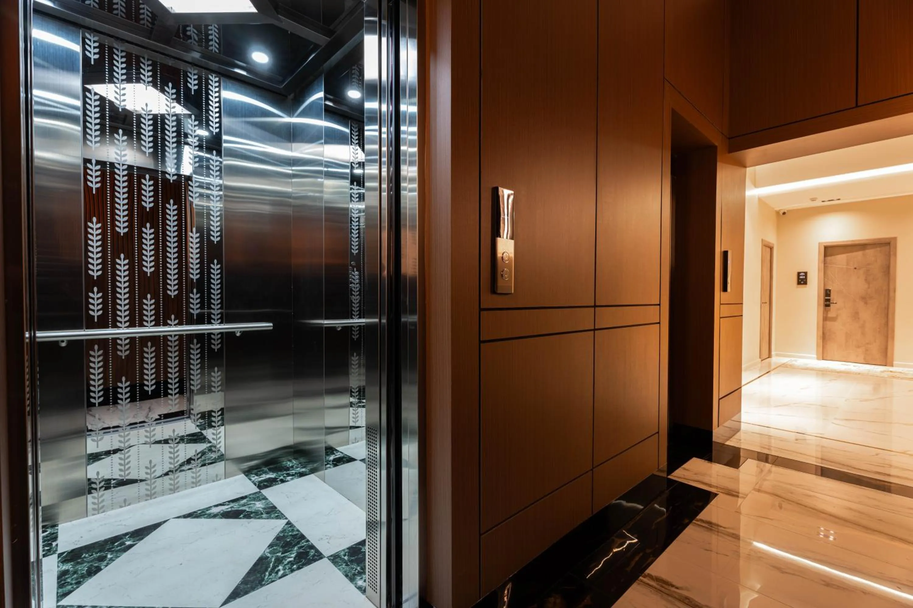 elevator in Kiropol Hotel & Restaurant