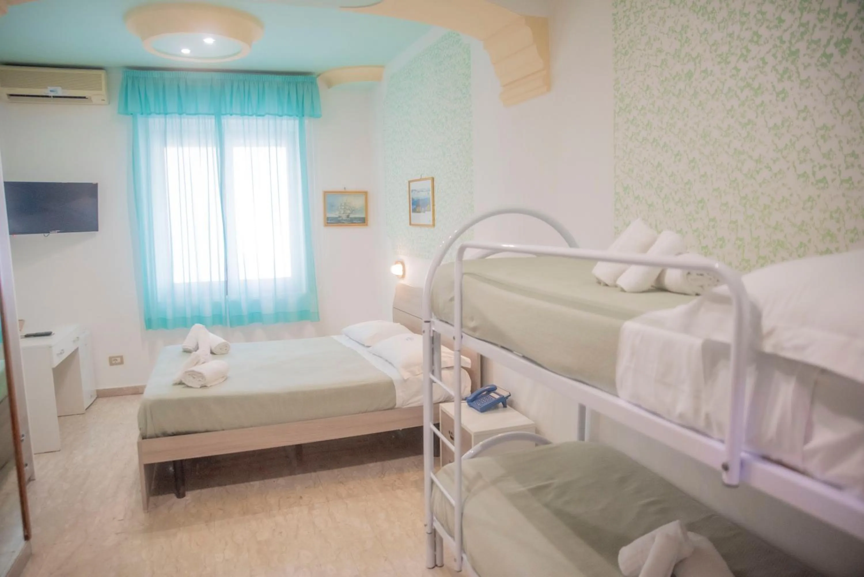 Bedroom, Bed in Hotel Le Tre Caravelle