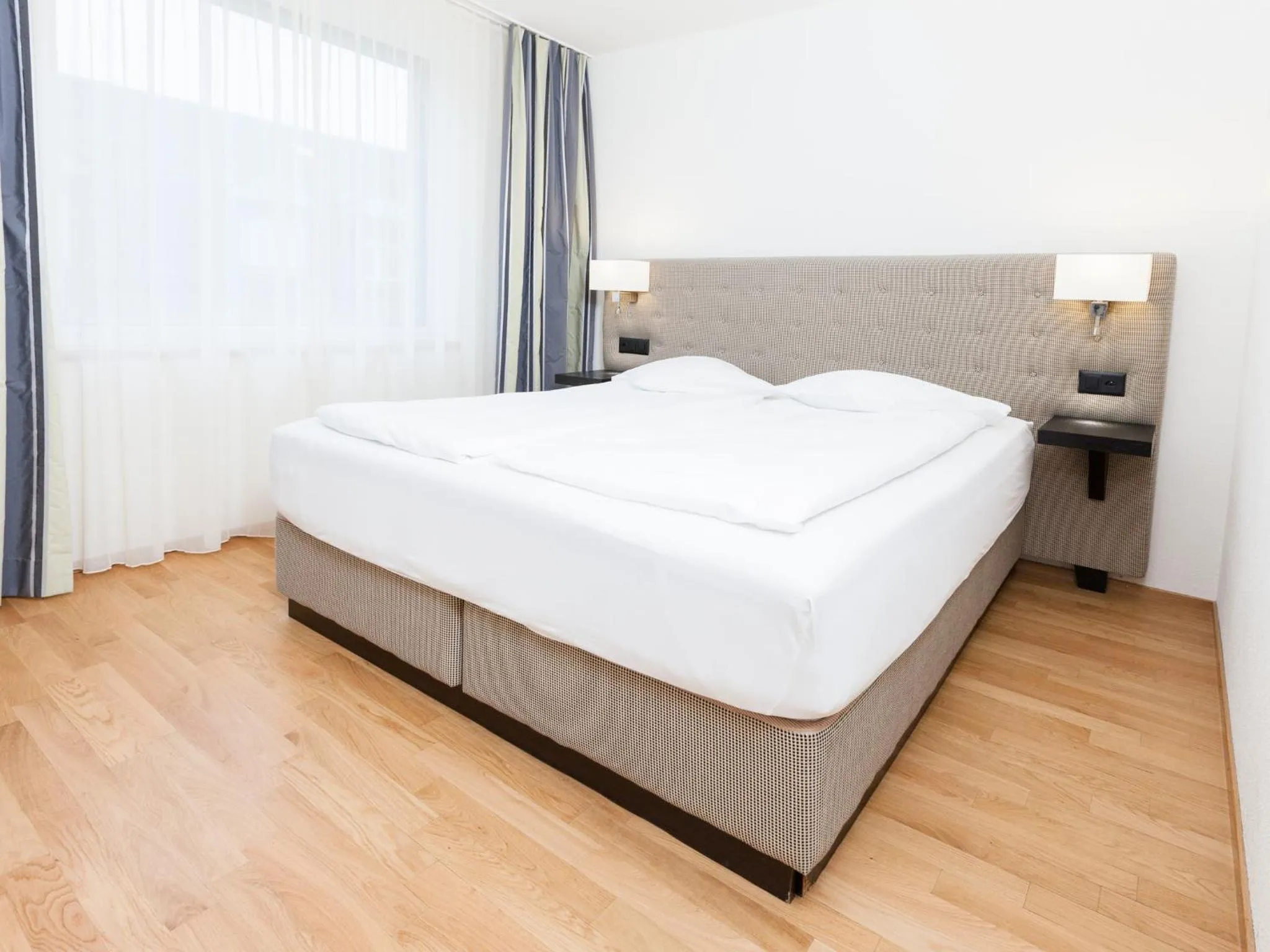 Bed in Swiss Star Longstreet - Self Check-In