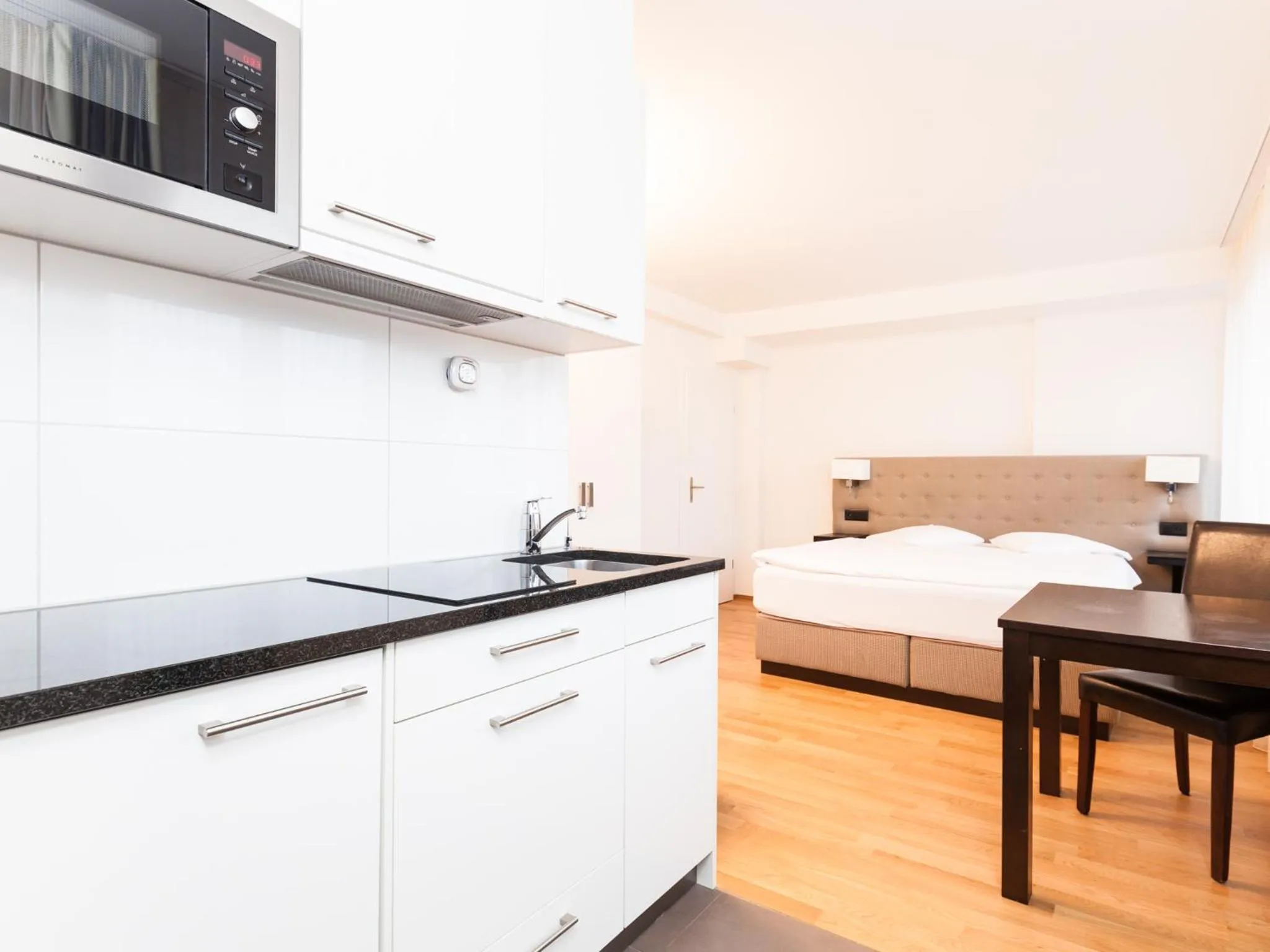 Bed in Swiss Star Longstreet - Self Check-In