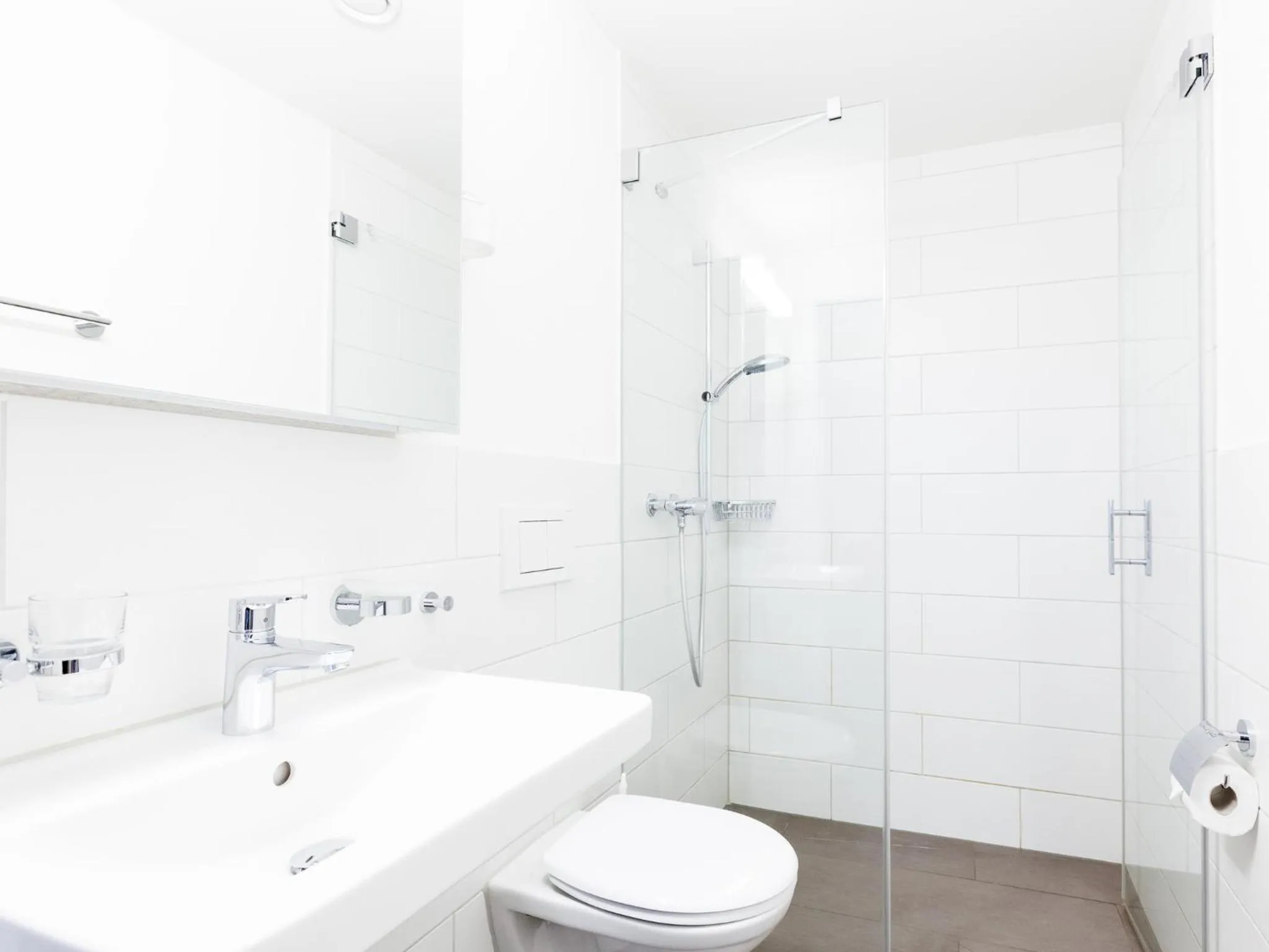 Shower in Swiss Star Longstreet - Self Check-In