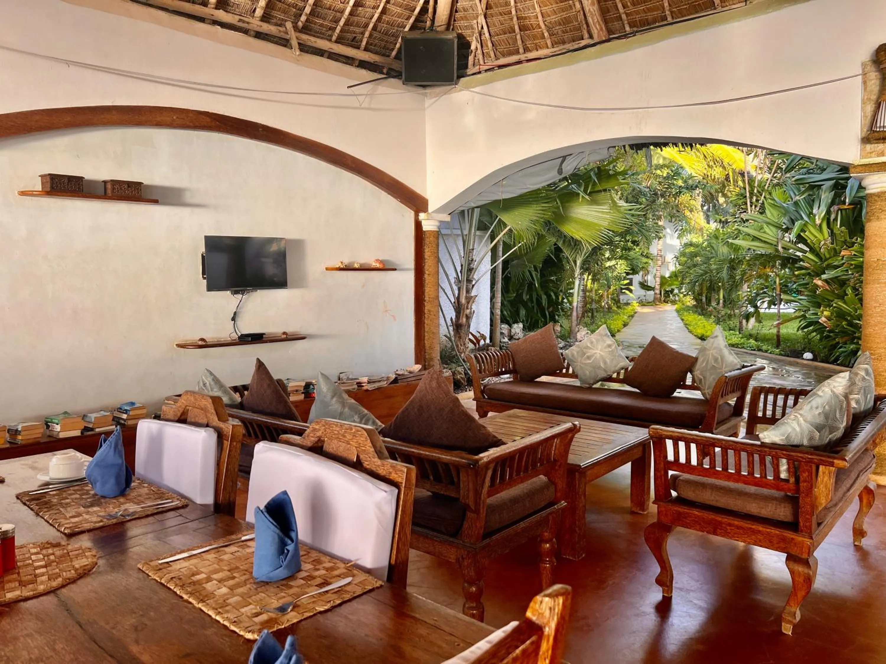 TV and multimedia in Zanzibar Bahari Villas