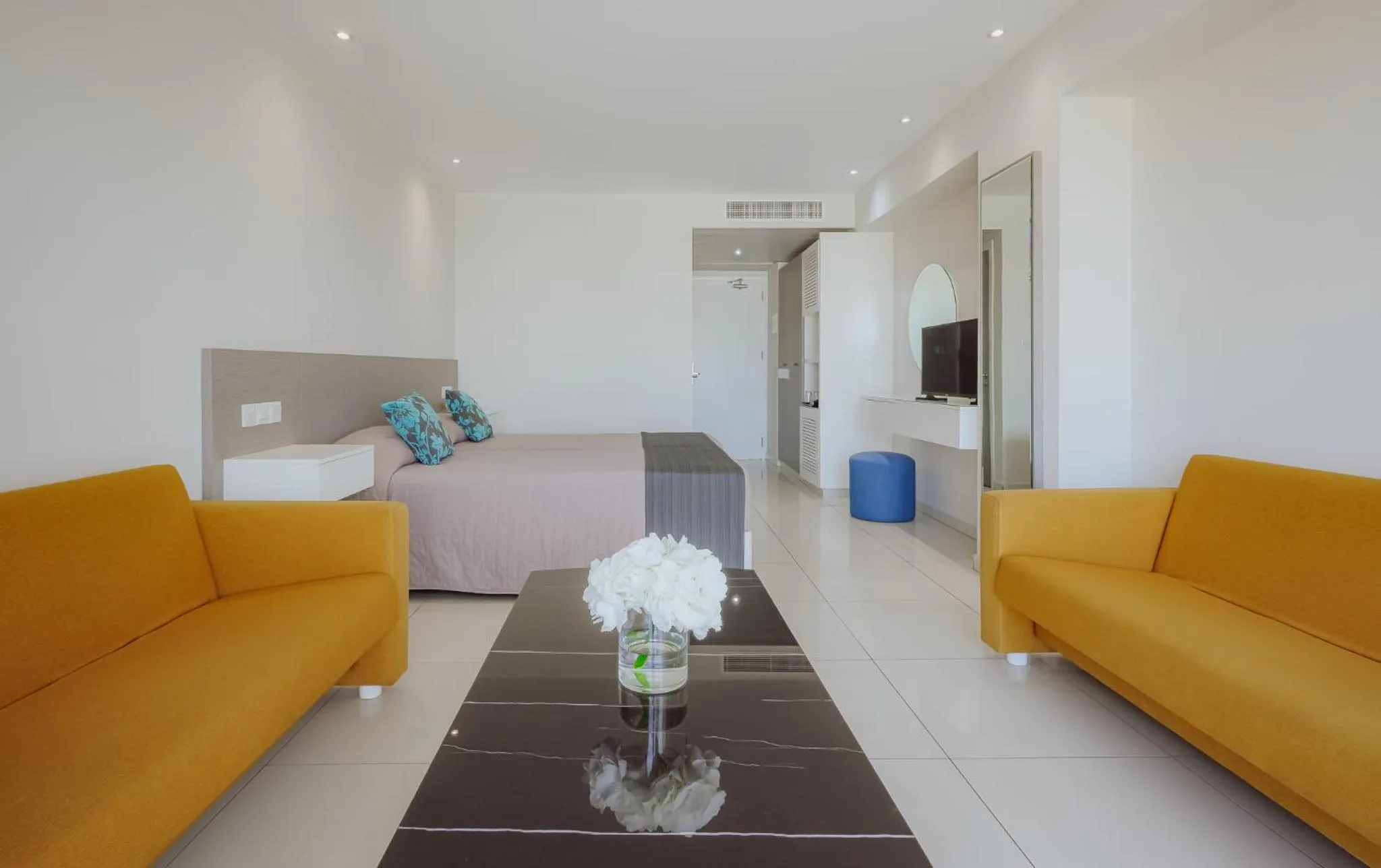 Photo of the whole room in River Rock Hotel