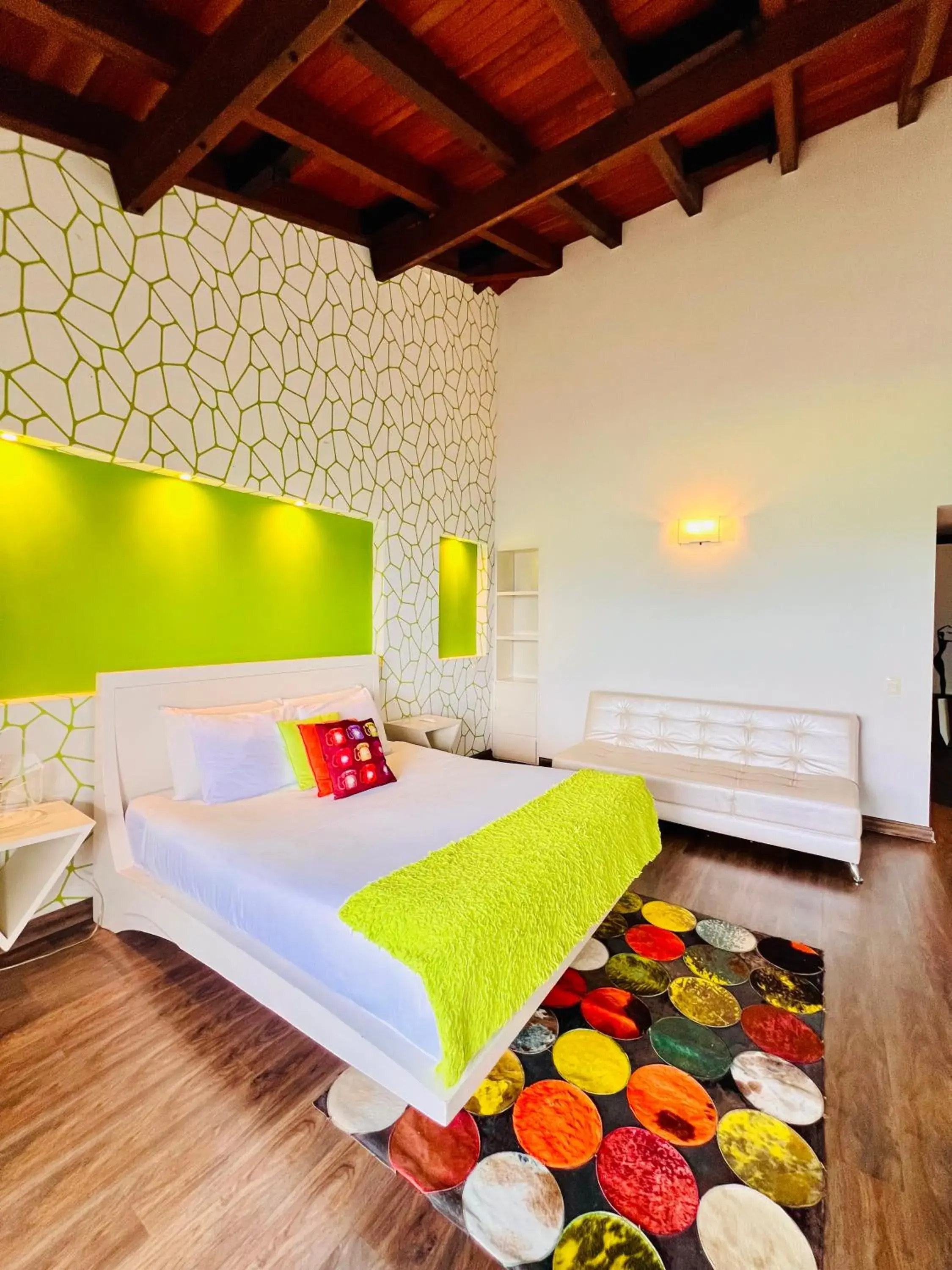 Double Room with Balcony in Hotel Reserva Monarca Double Room with Balcony in Hotel Reserva Monarca