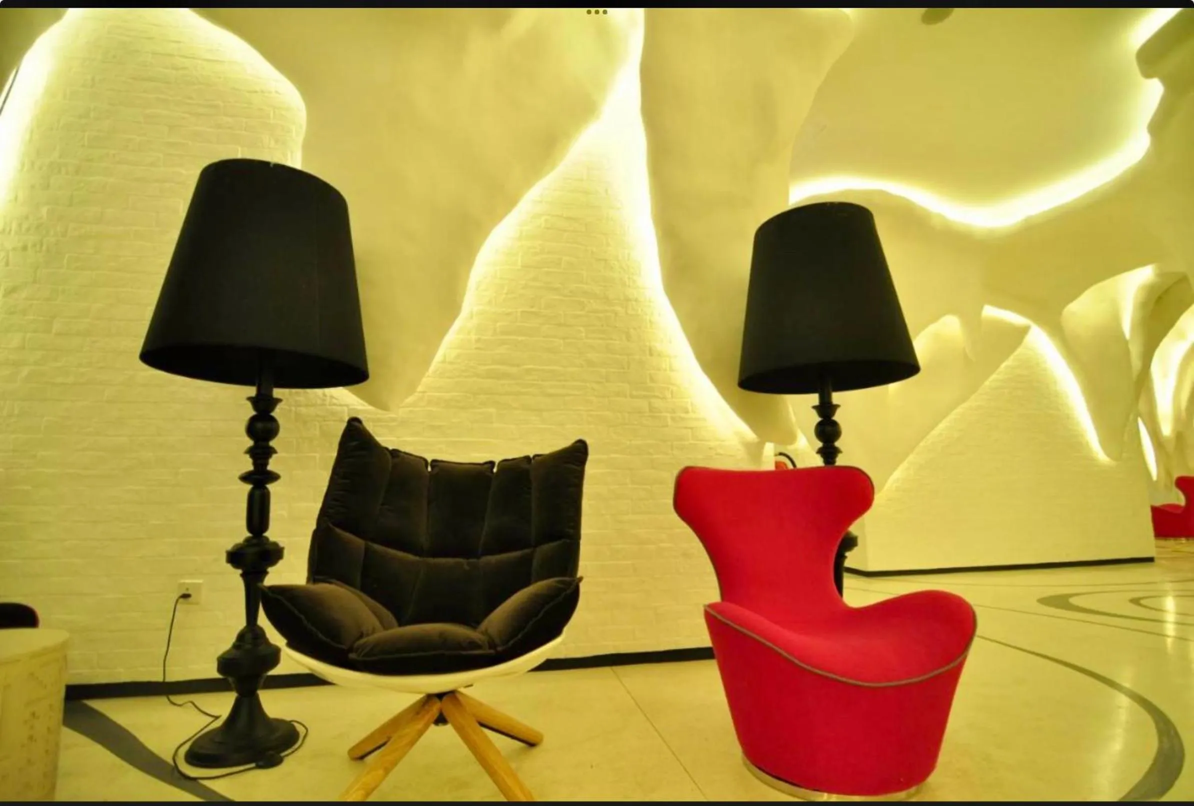 Seating area in ARTE Plus, Jalan Ampang