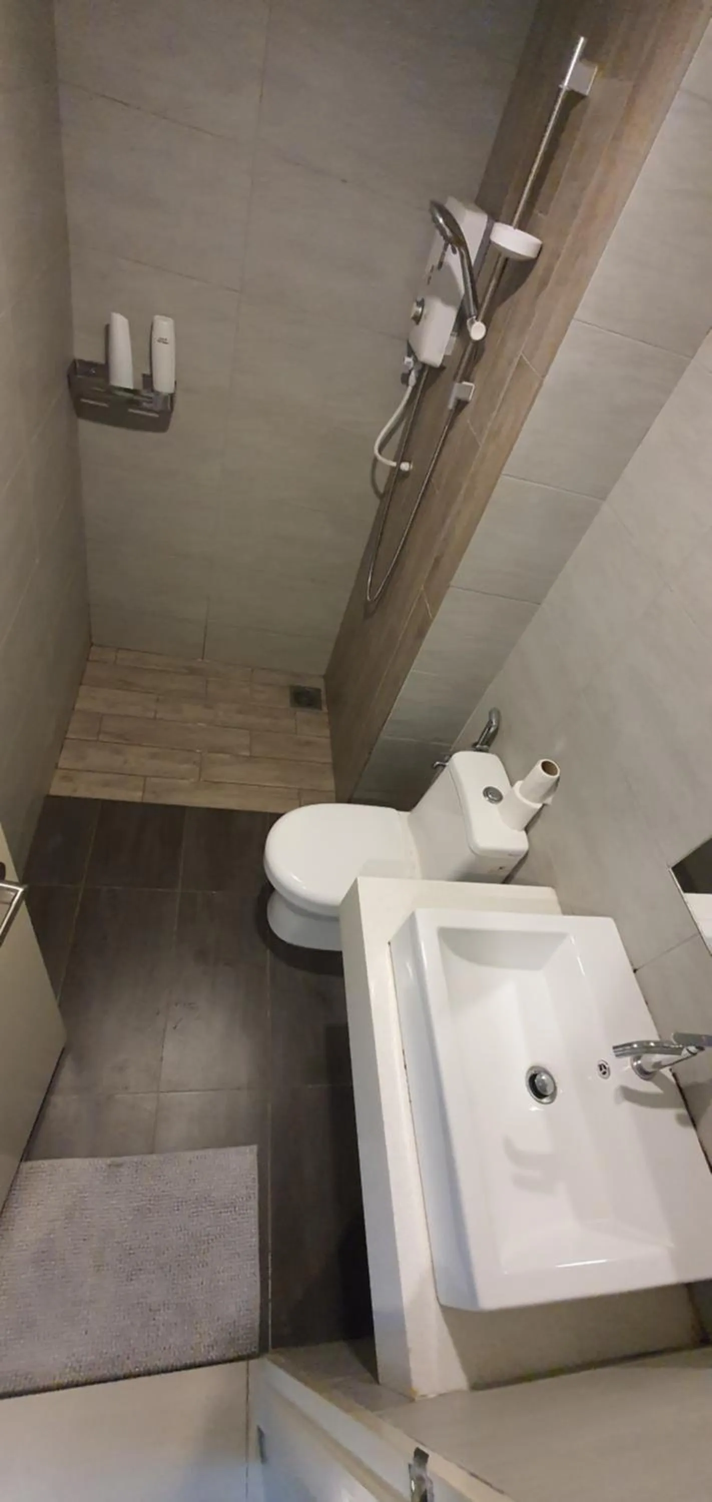 Shower in ARTE Plus, Jalan Ampang