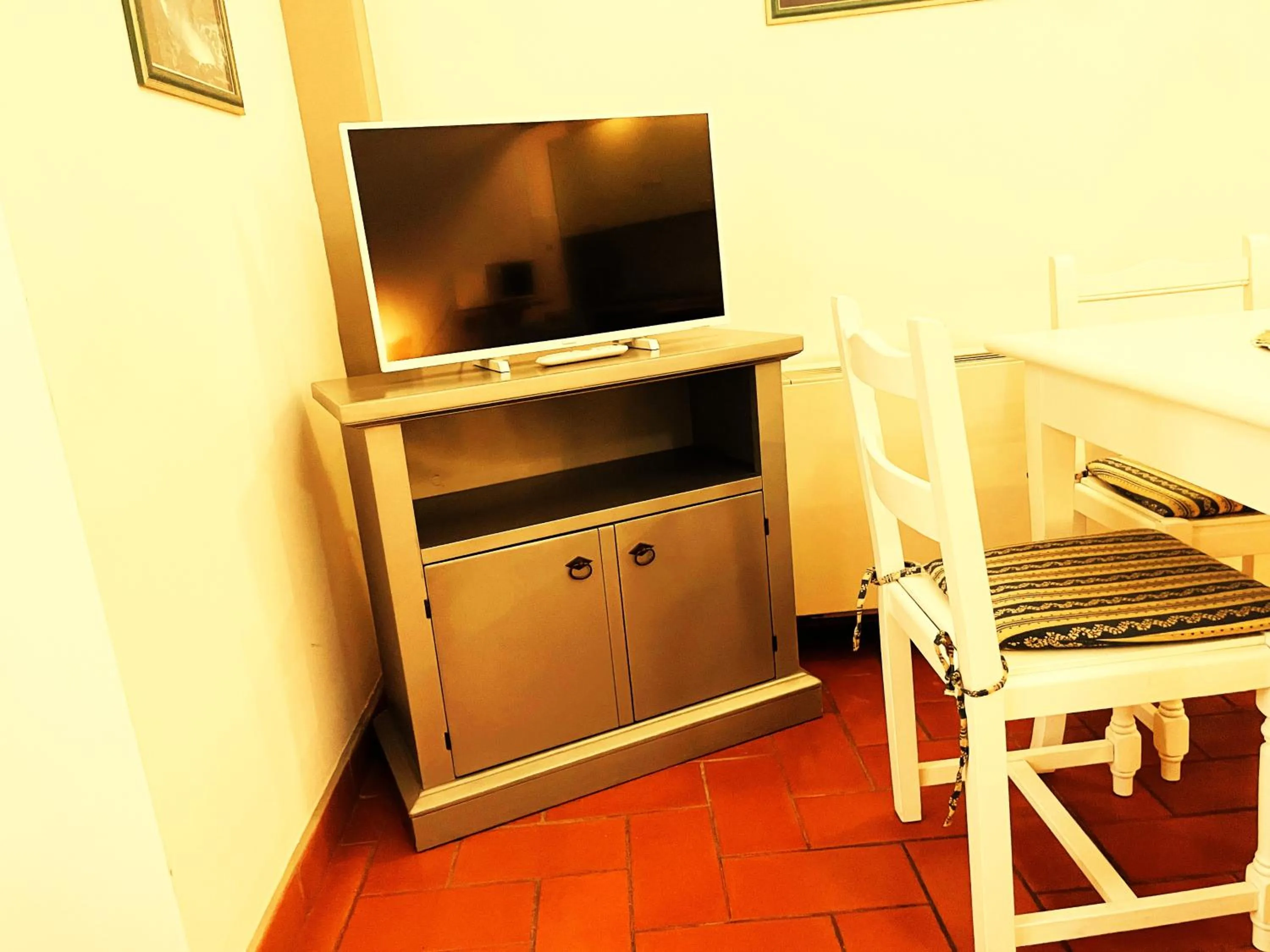 TV and multimedia in Hotel Residence La Contessina