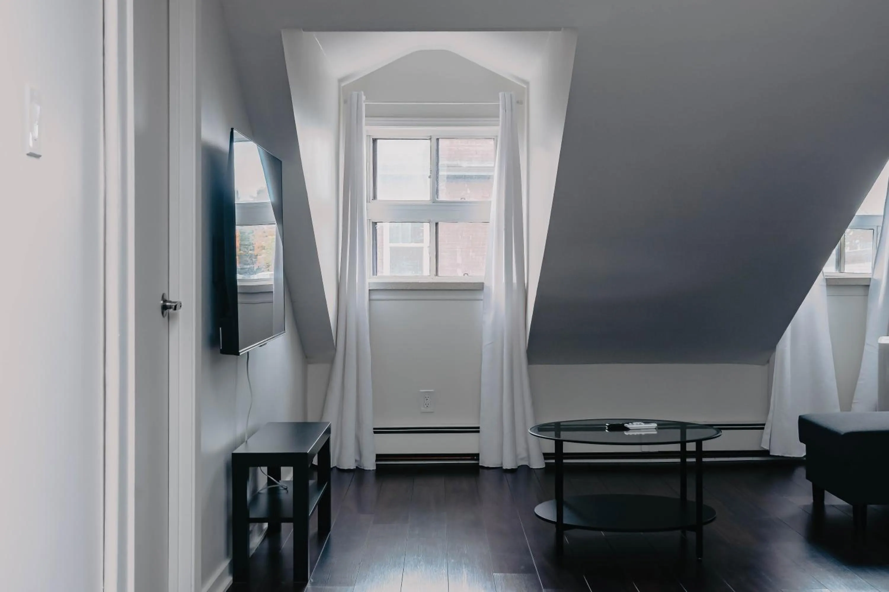 TV and multimedia in Lum The Queen