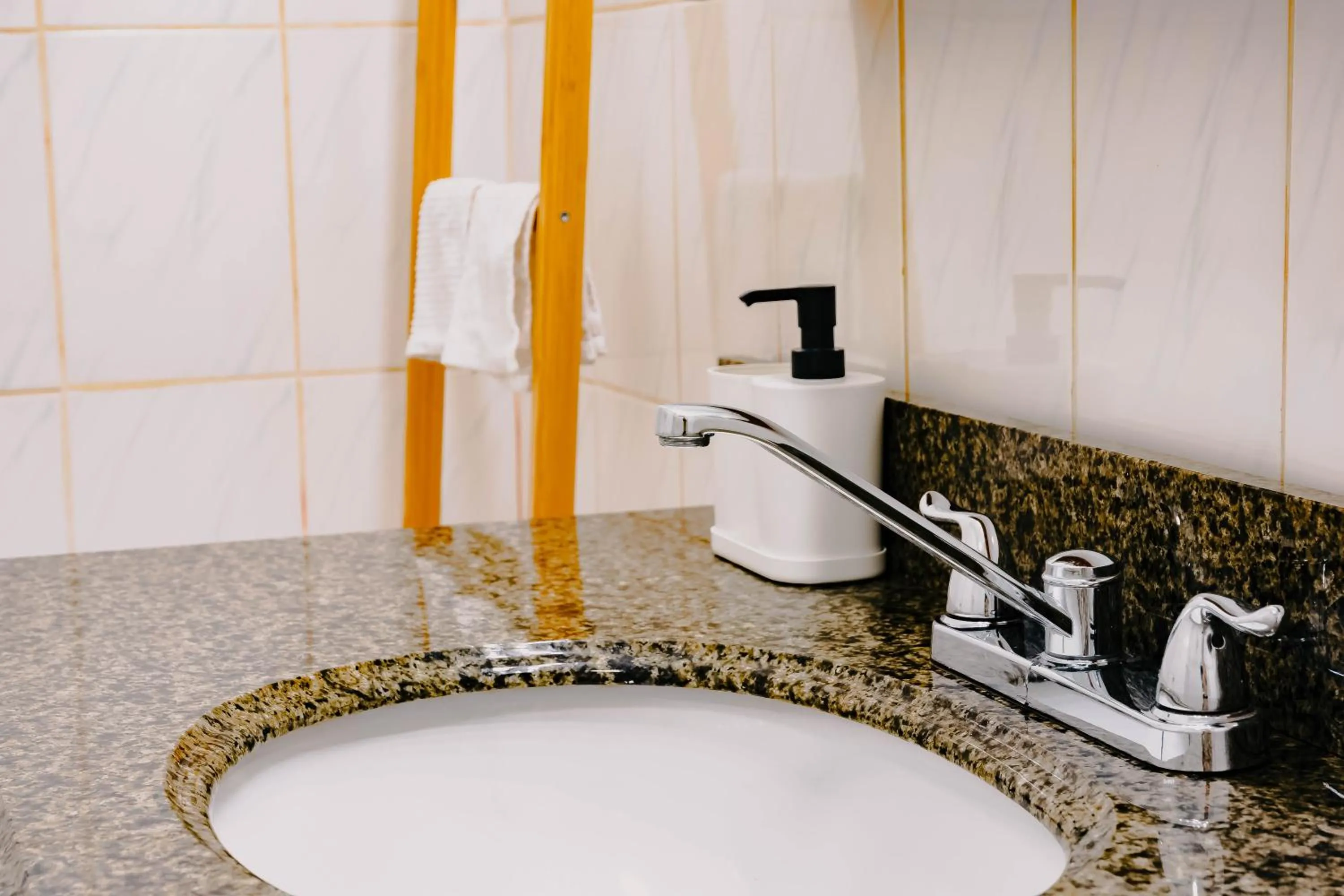 Bathroom in Lum The Queen