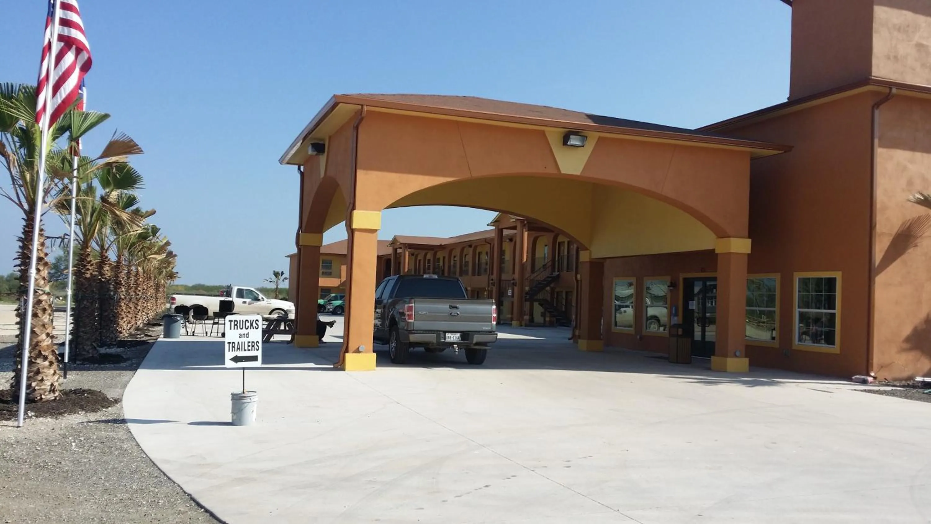 Facade/entrance in Texan Inn and Suites Tilden