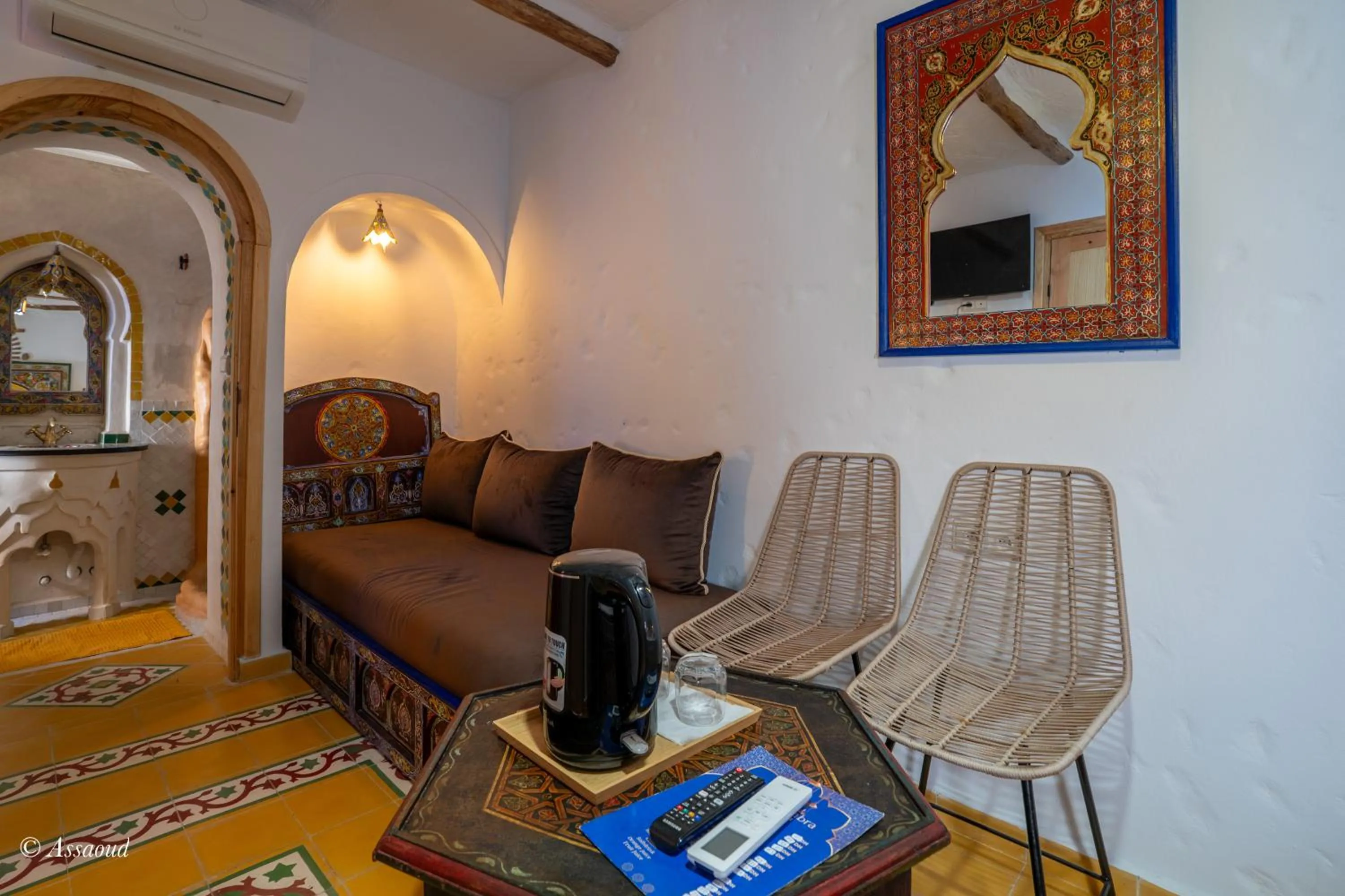 Living room in Riad ALHAMBRA