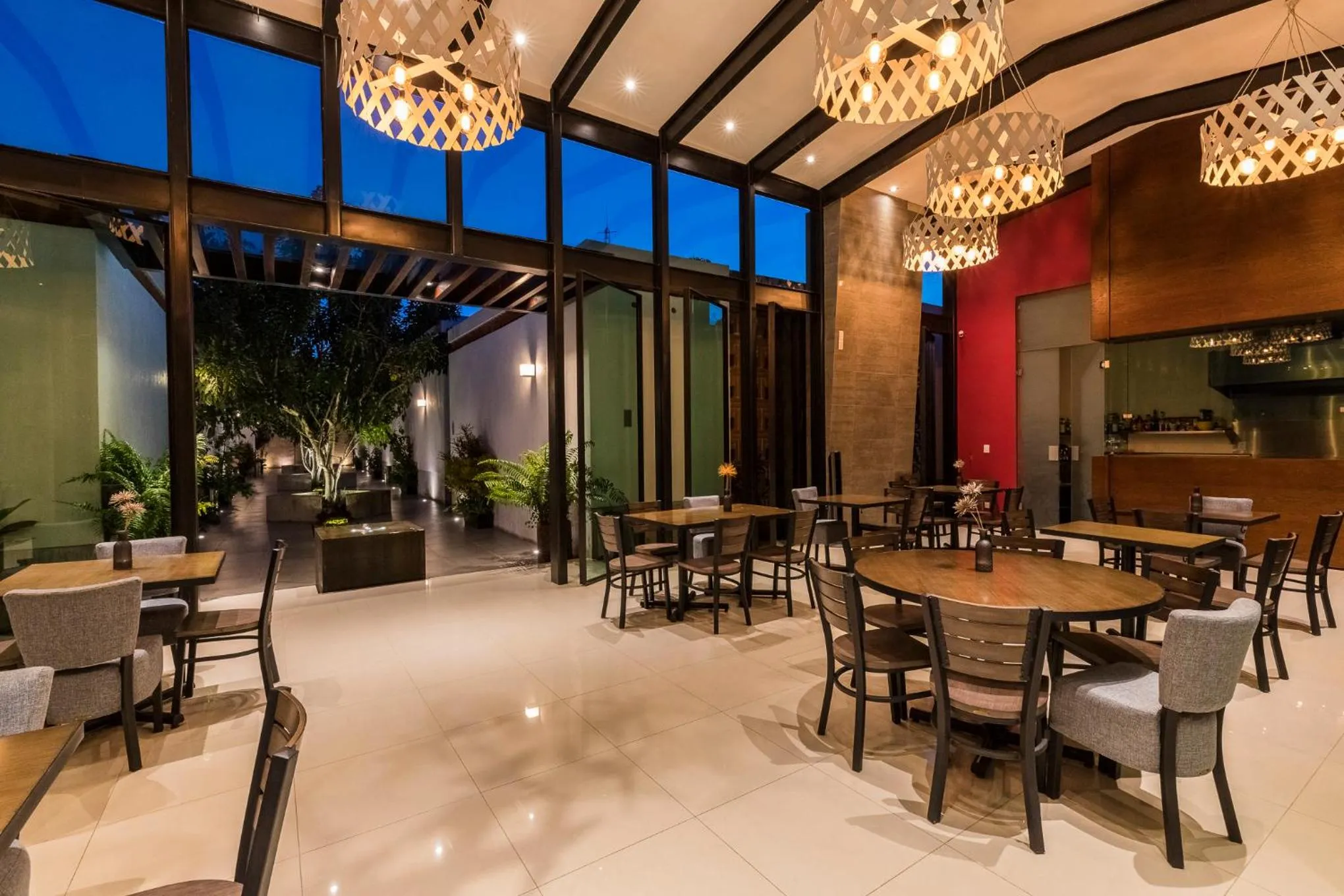 Restaurant/places to eat in Marialicia Suites, Hotel Boutique