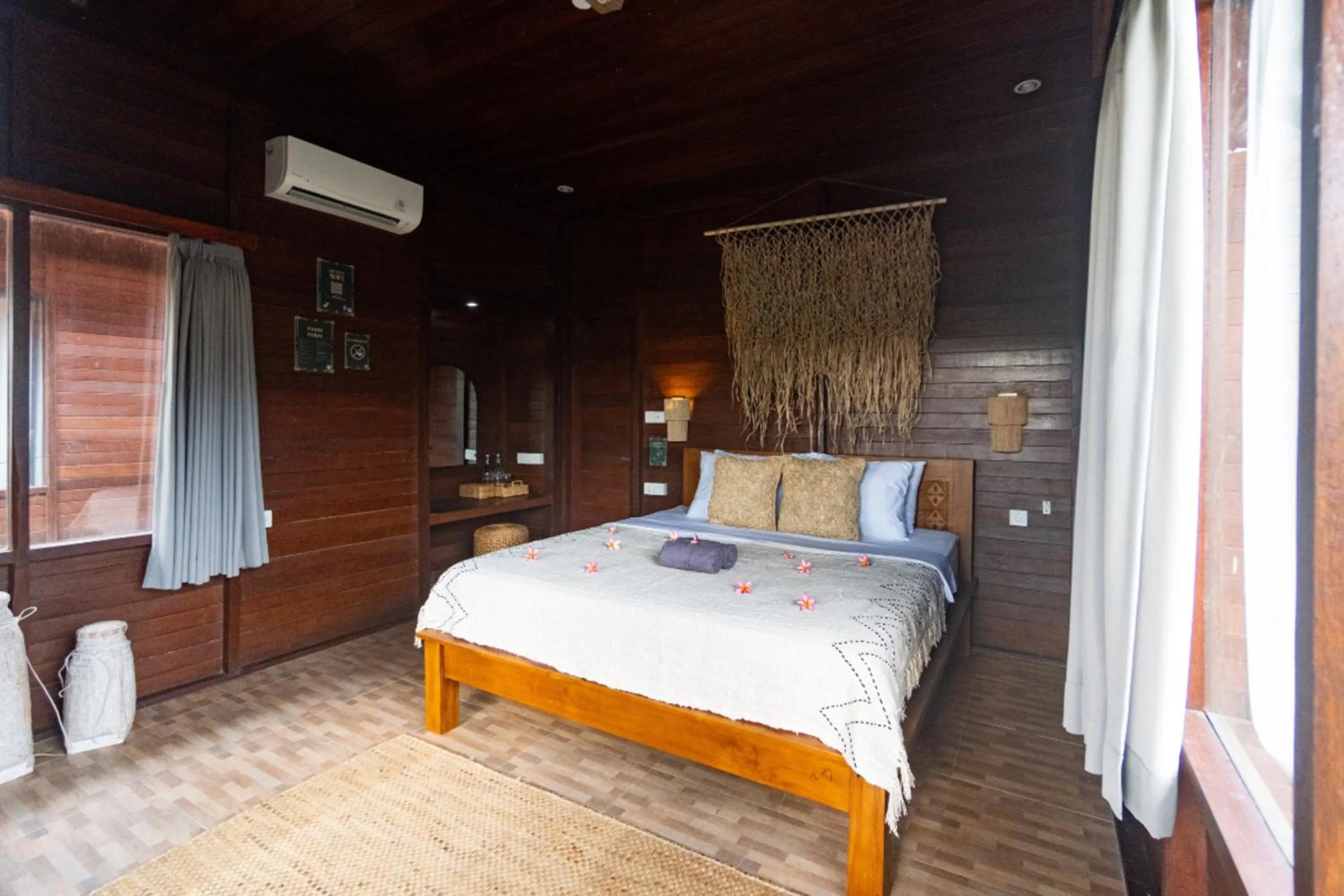 Bed in Mad Monkey Nusa Lembongan