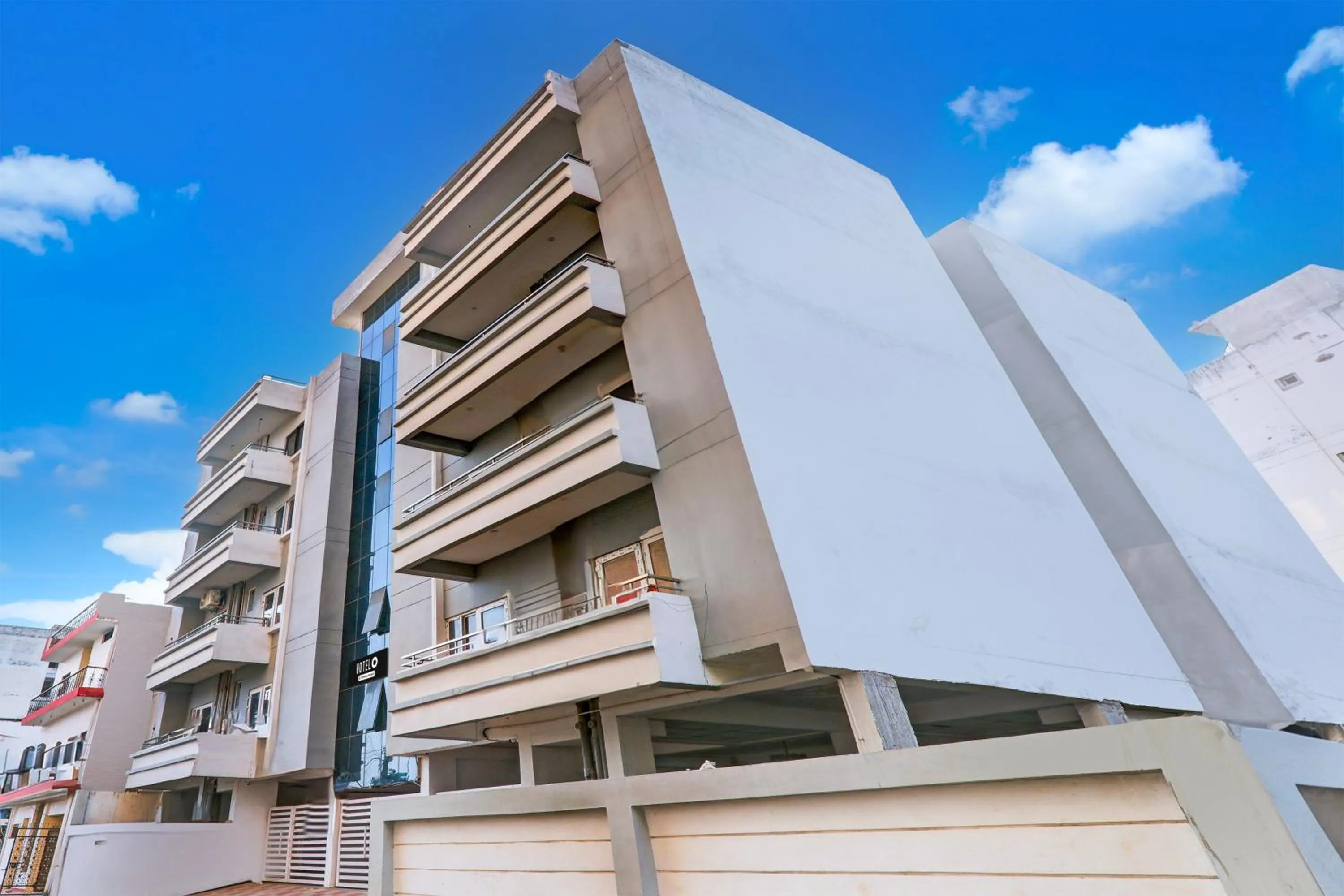 Facade/entrance in Super Hotel O BBD Lucknow Formerly 7th Heaven