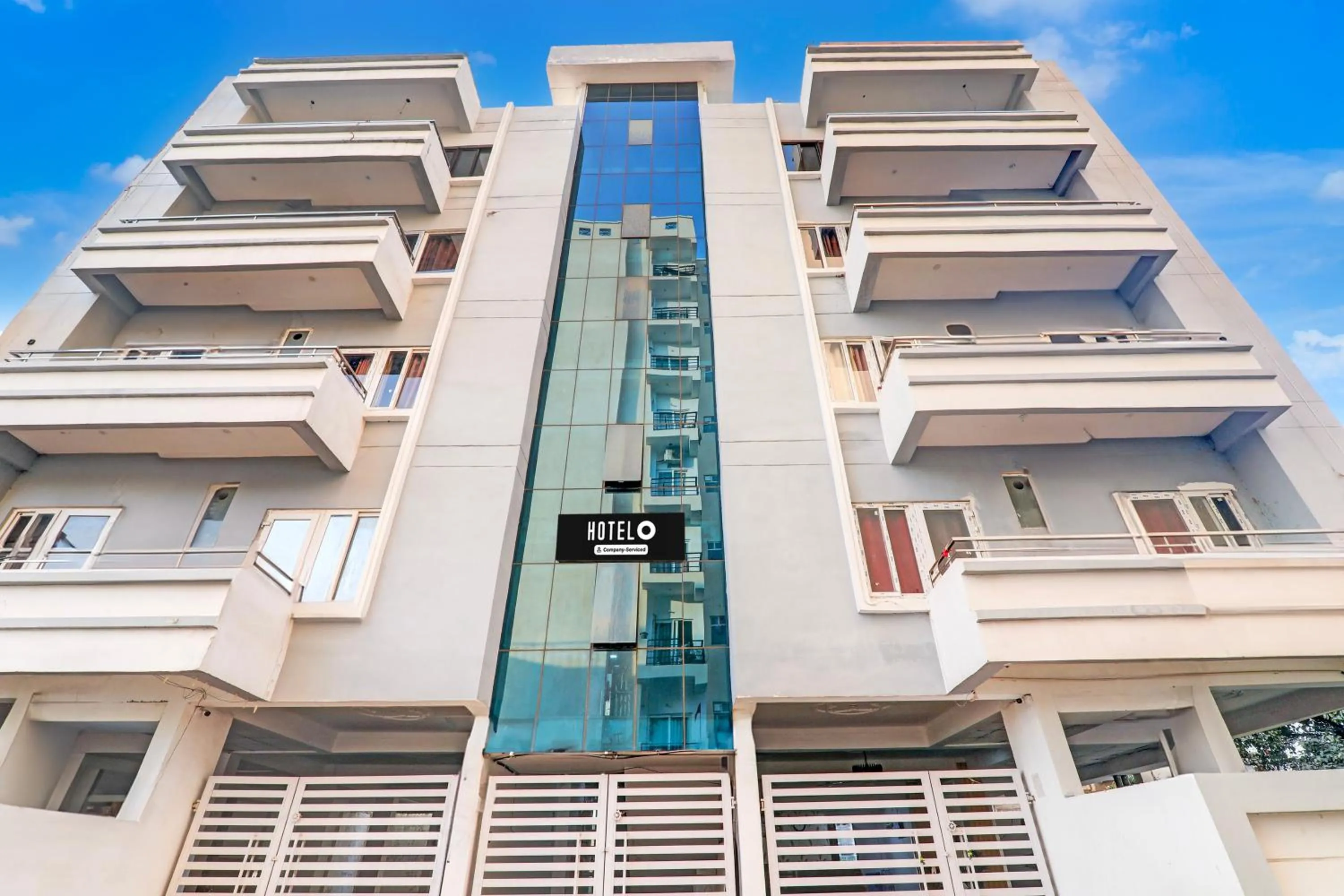 Facade/entrance in Super Hotel O BBD Lucknow Formerly 7th Heaven