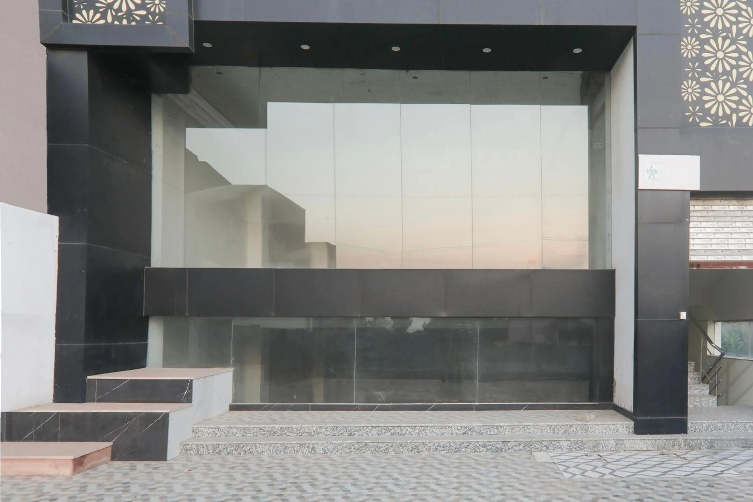 Facade/entrance in Super Hotel O Banthara near Airport