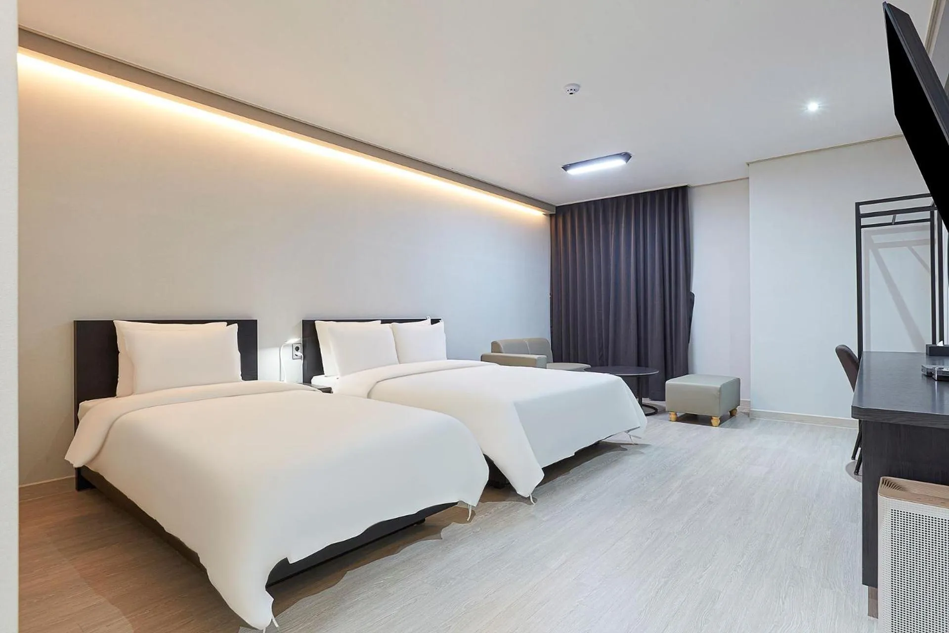 Bed in Hotel Deokyeong