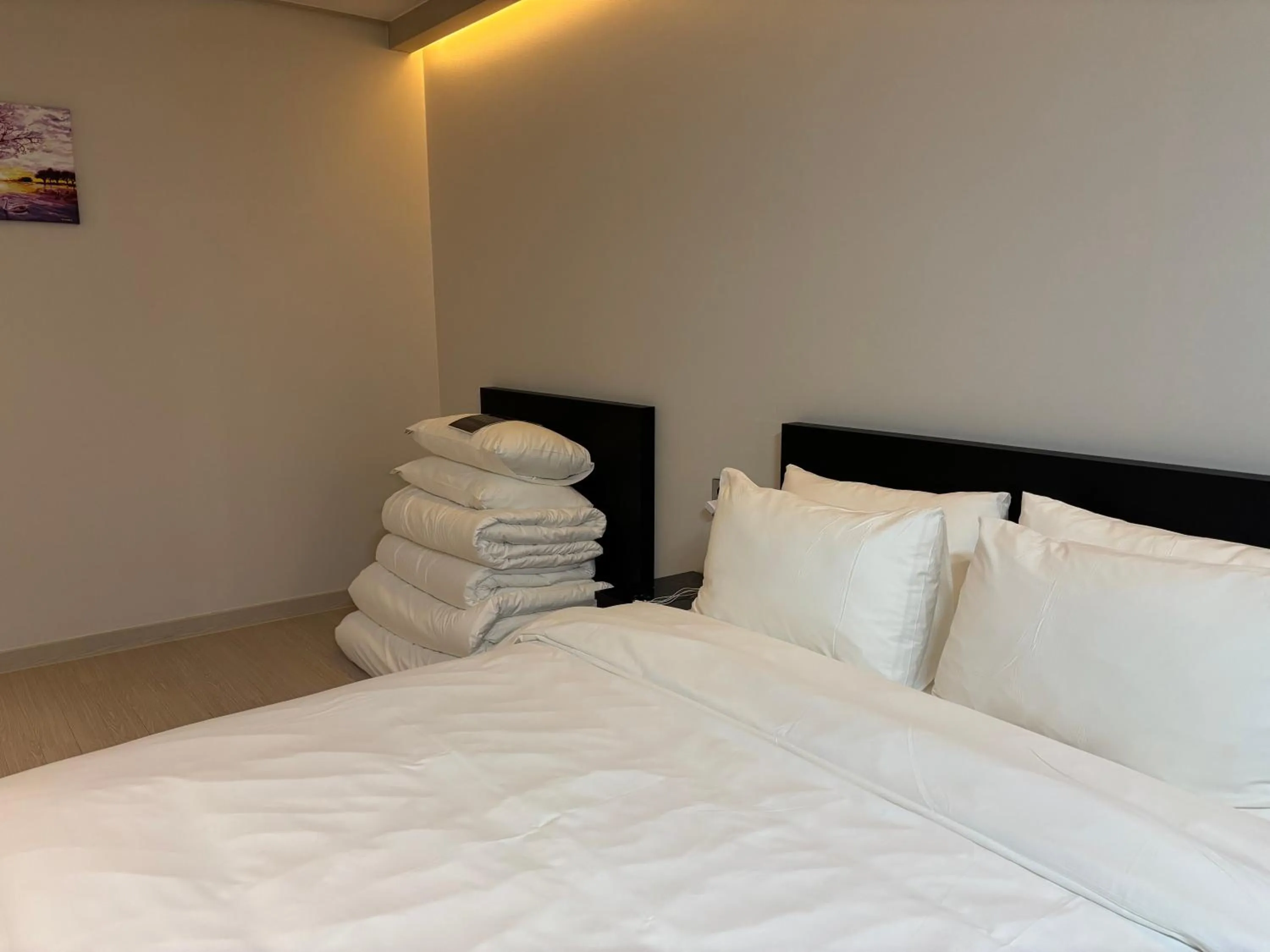 Bed in Hotel Deokyeong