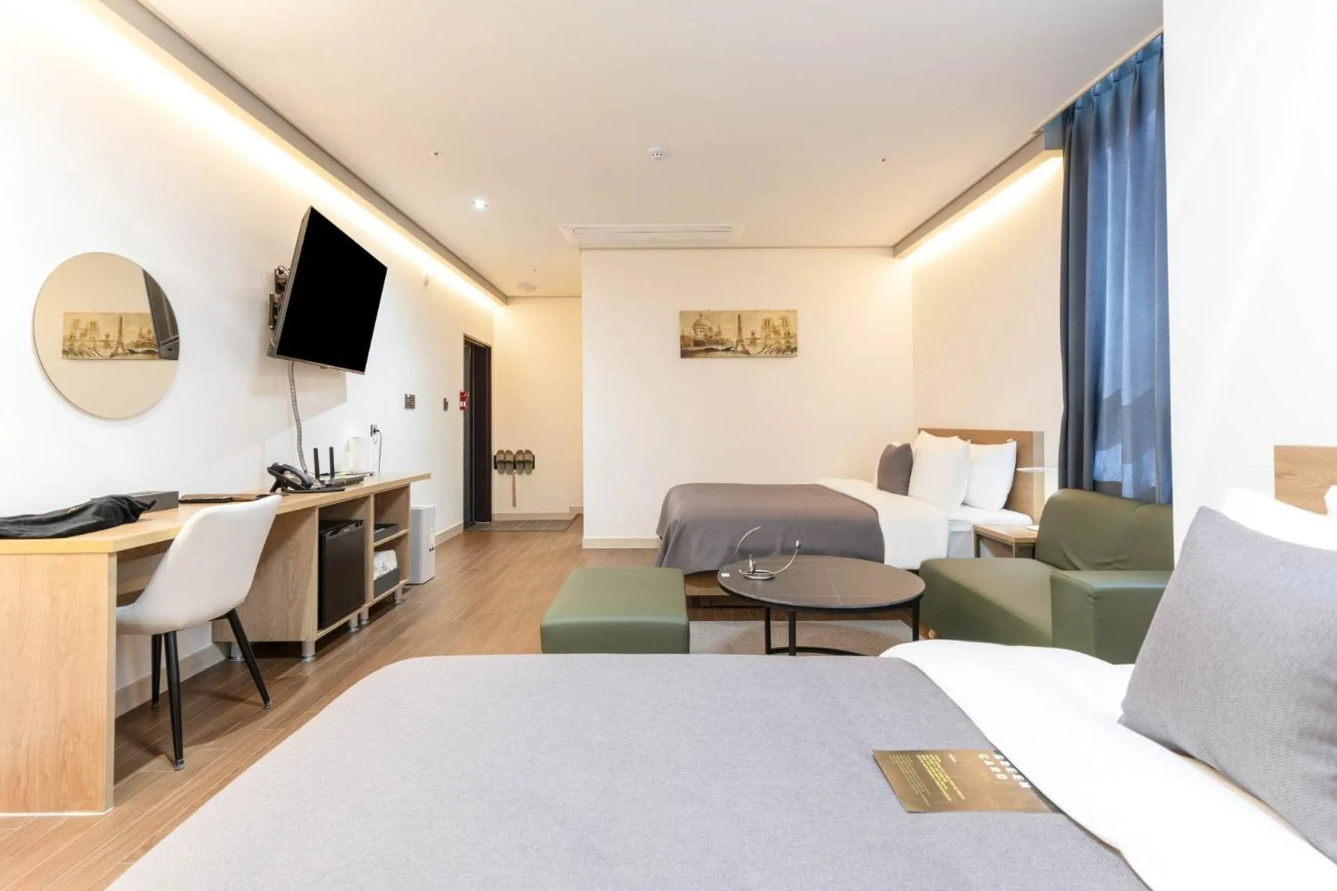 Bed in Hotel Deokyeong