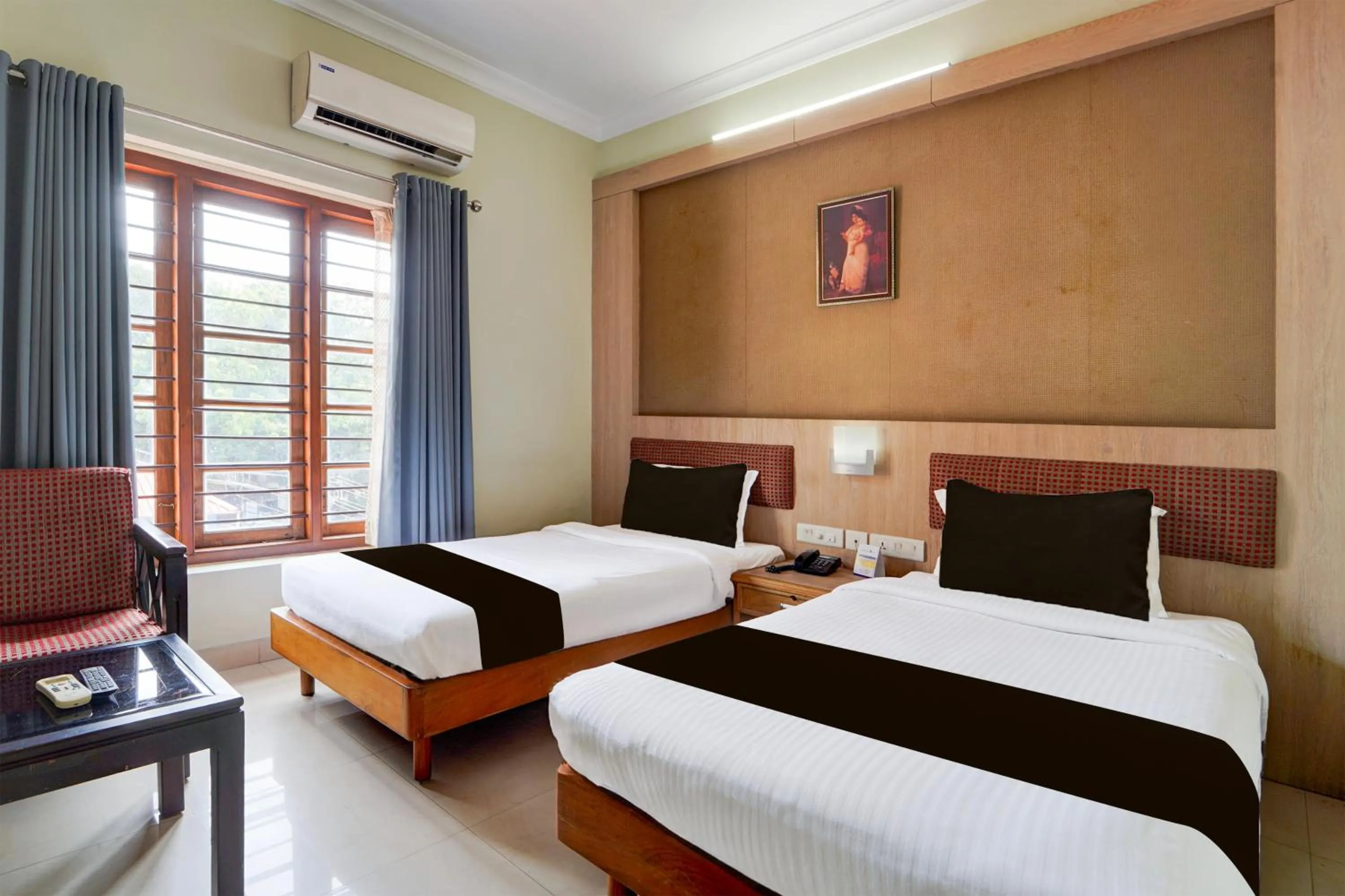 Bedroom, Bed in Super Townhouse MG Road Trivandrum Formerly Nandanam Park