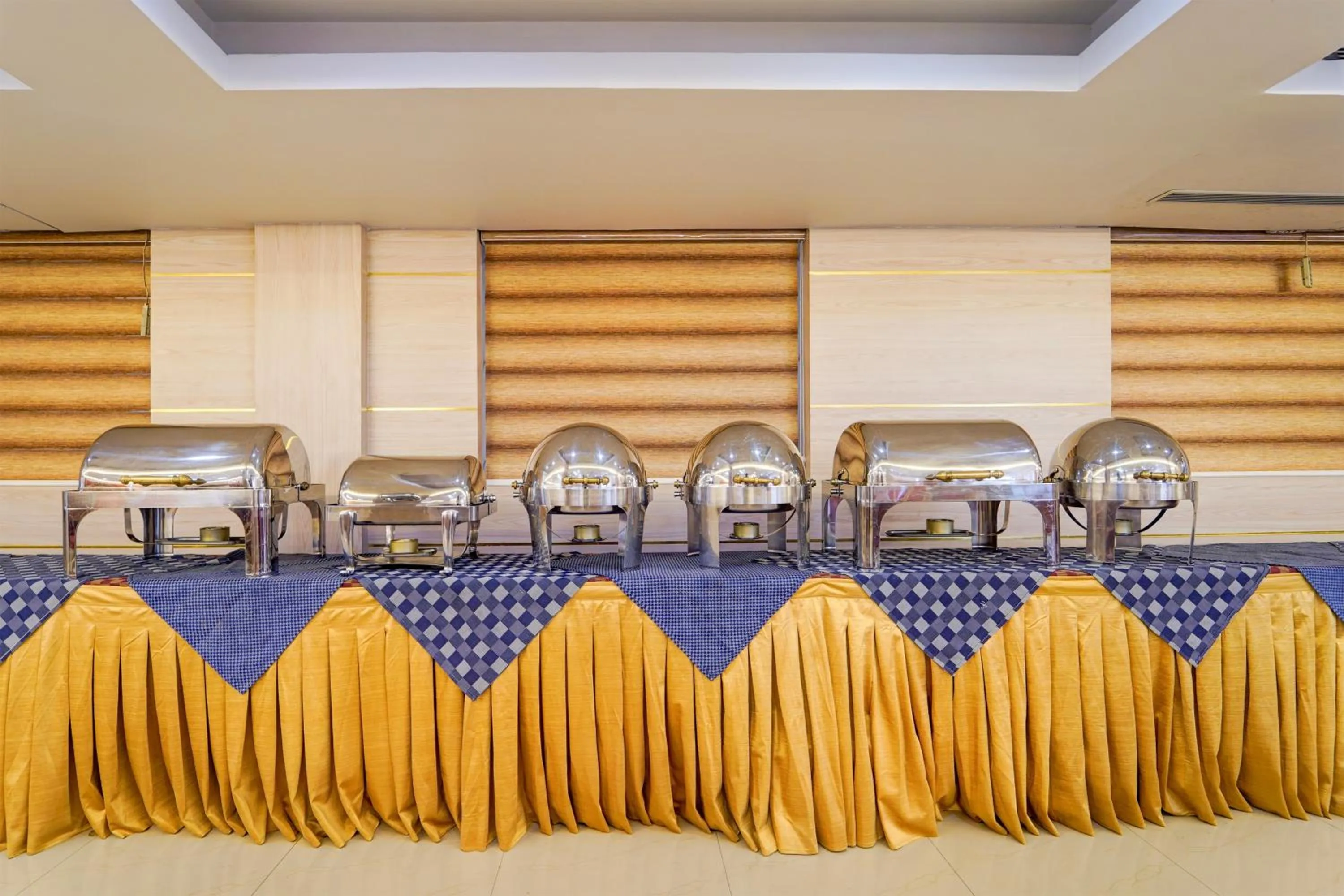 Restaurant/places to eat in Super Townhouse MG Road Trivandrum Formerly Nandanam Park