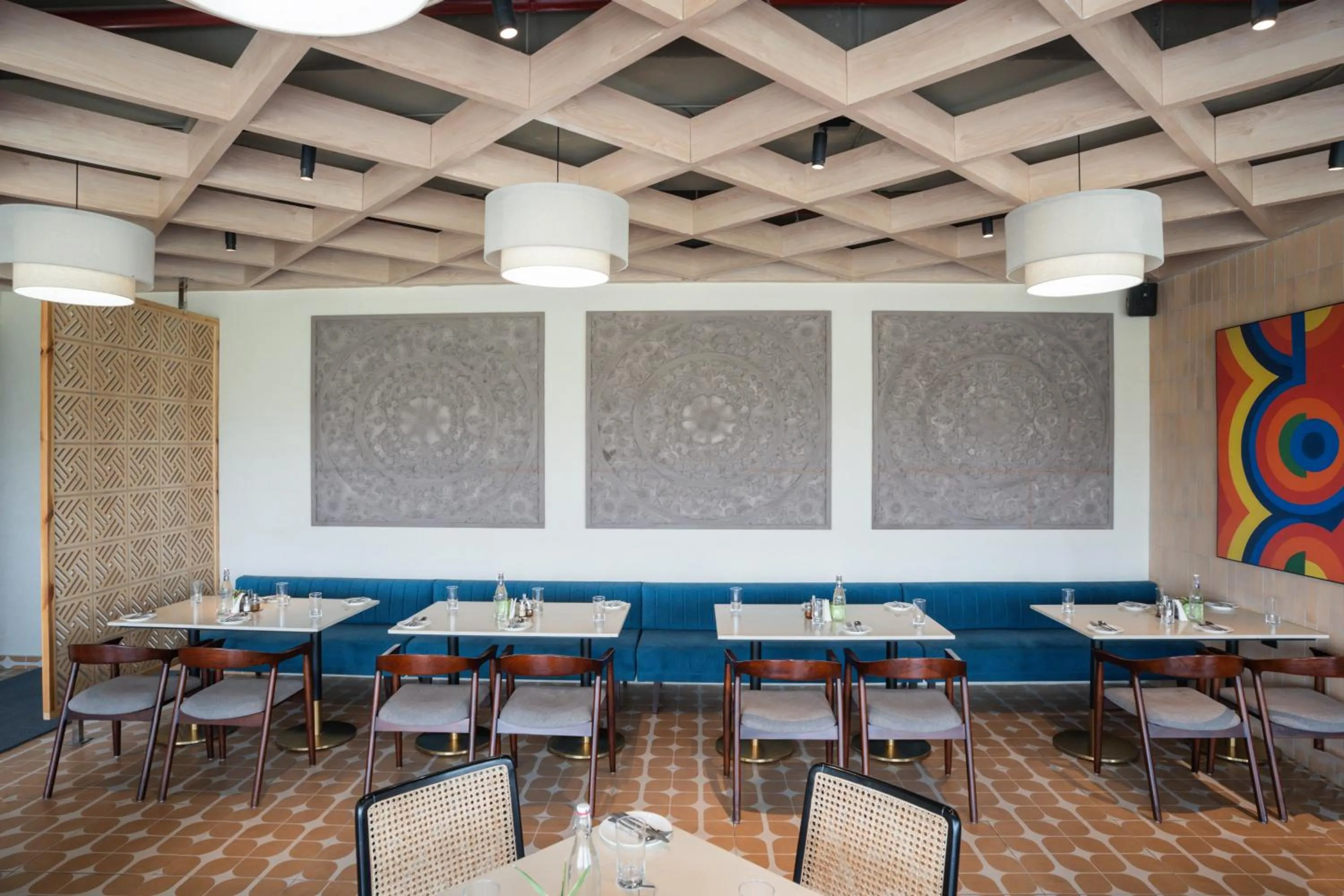 Restaurant/places to eat in AR Suites KLJ Square