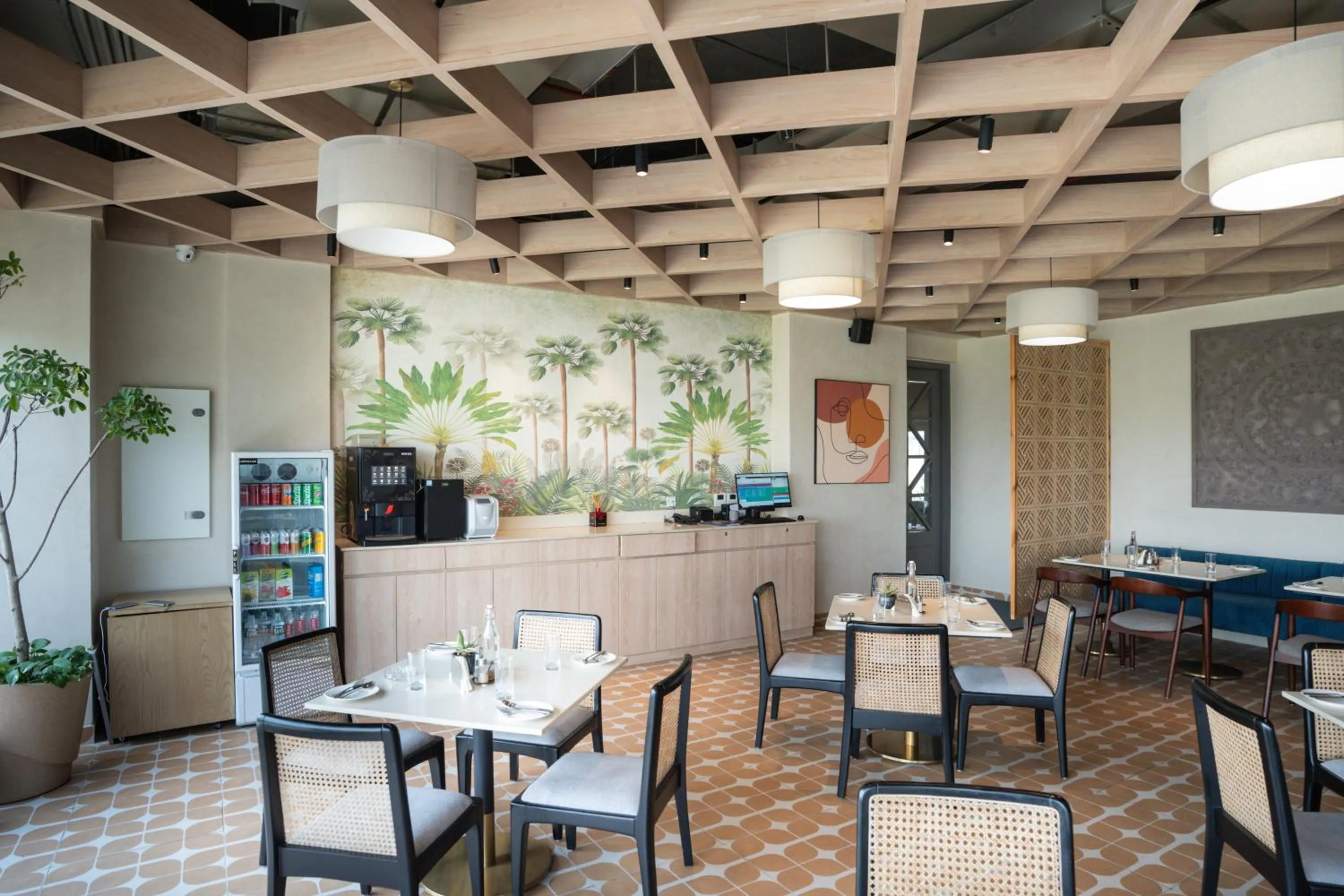 Restaurant/places to eat in AR Suites KLJ Square