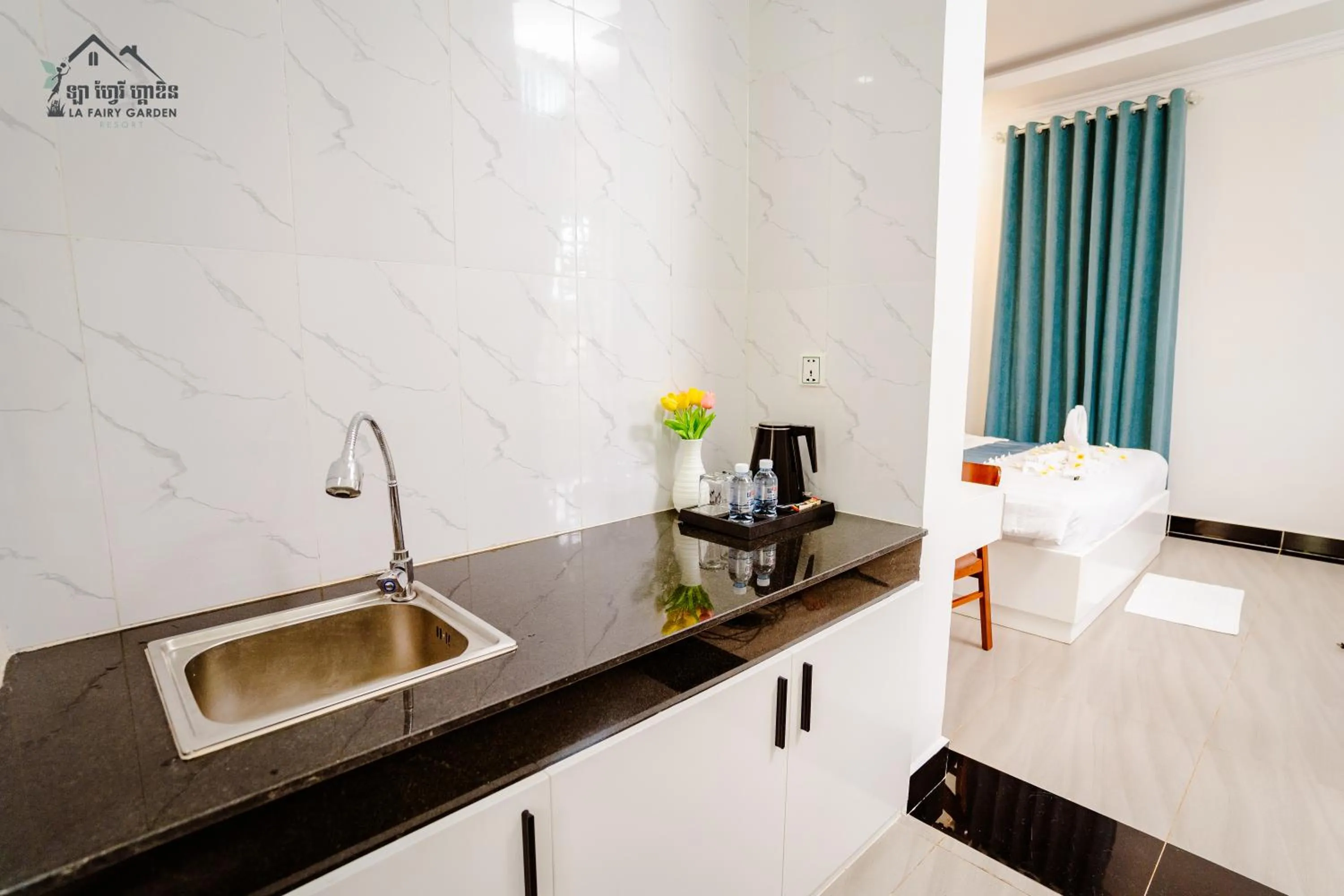 Kitchen or kitchenette in La Fairy Garden Resort