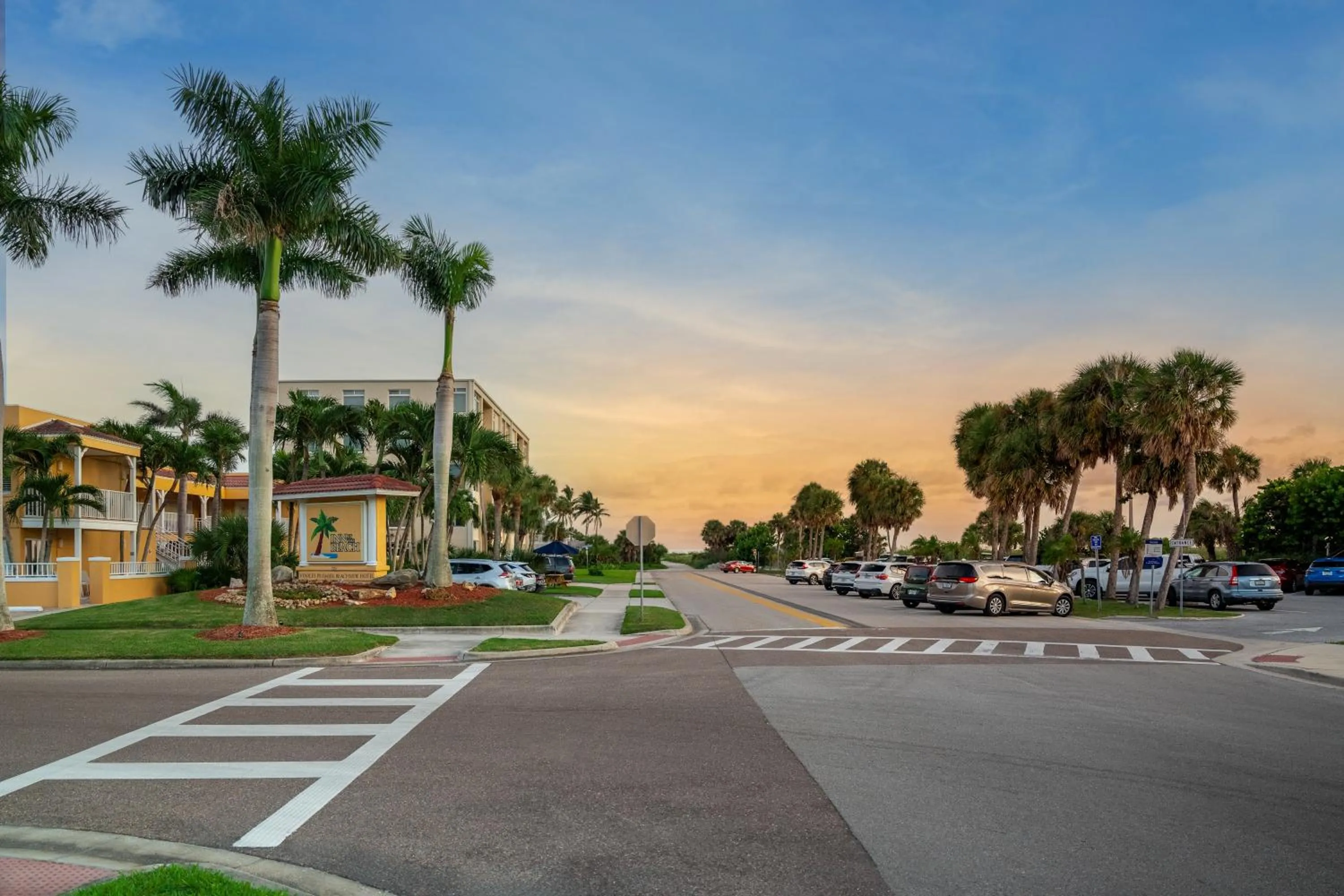 Property building in Inn at the Beach-Venice FLORIDA