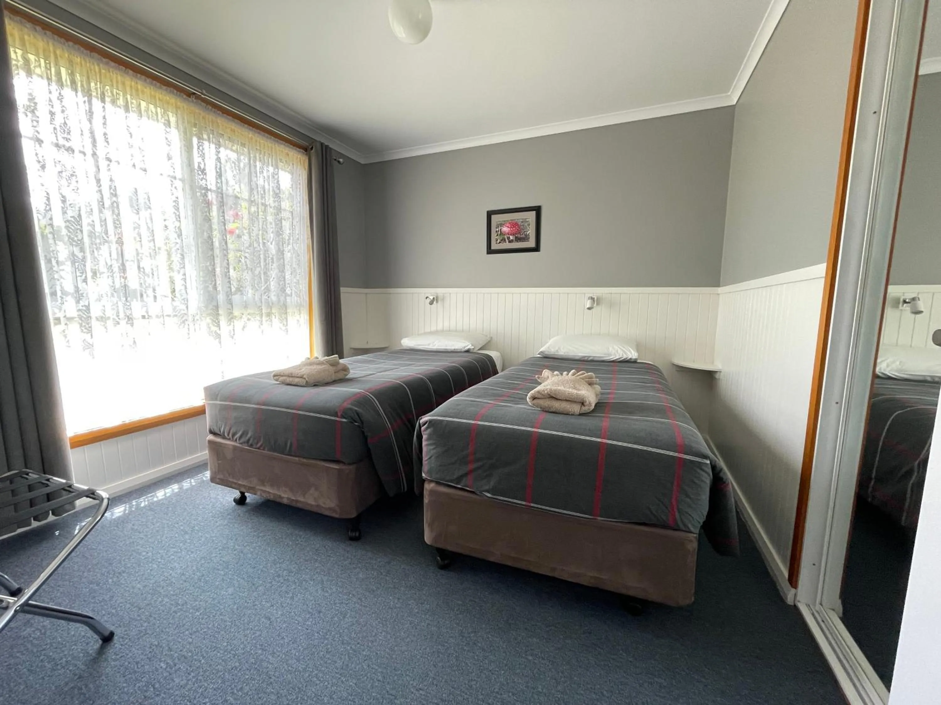 Bedroom, Bed in Castaway Holiday Apartments