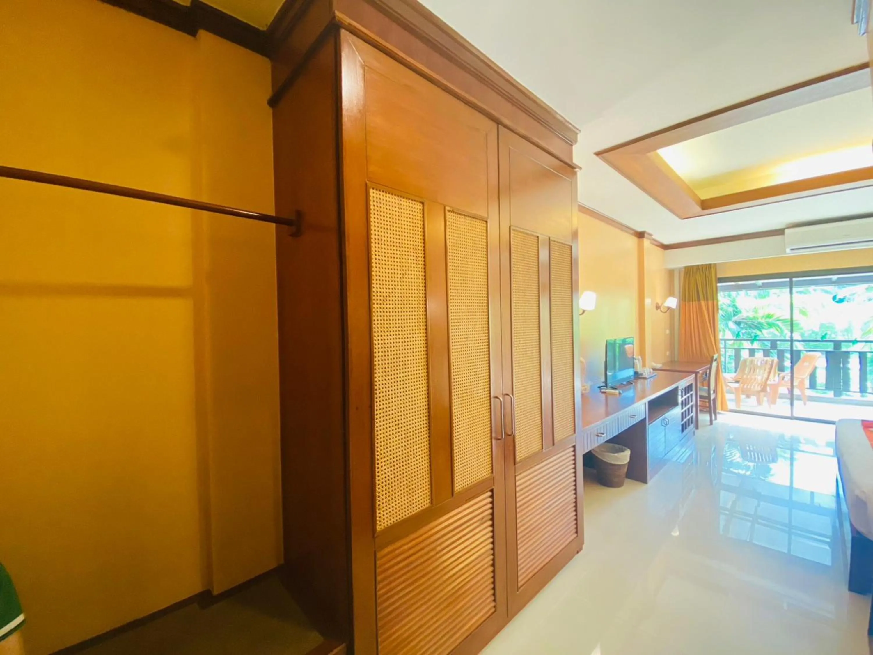 Superior Twin Room in Apartel at Lanta Resort