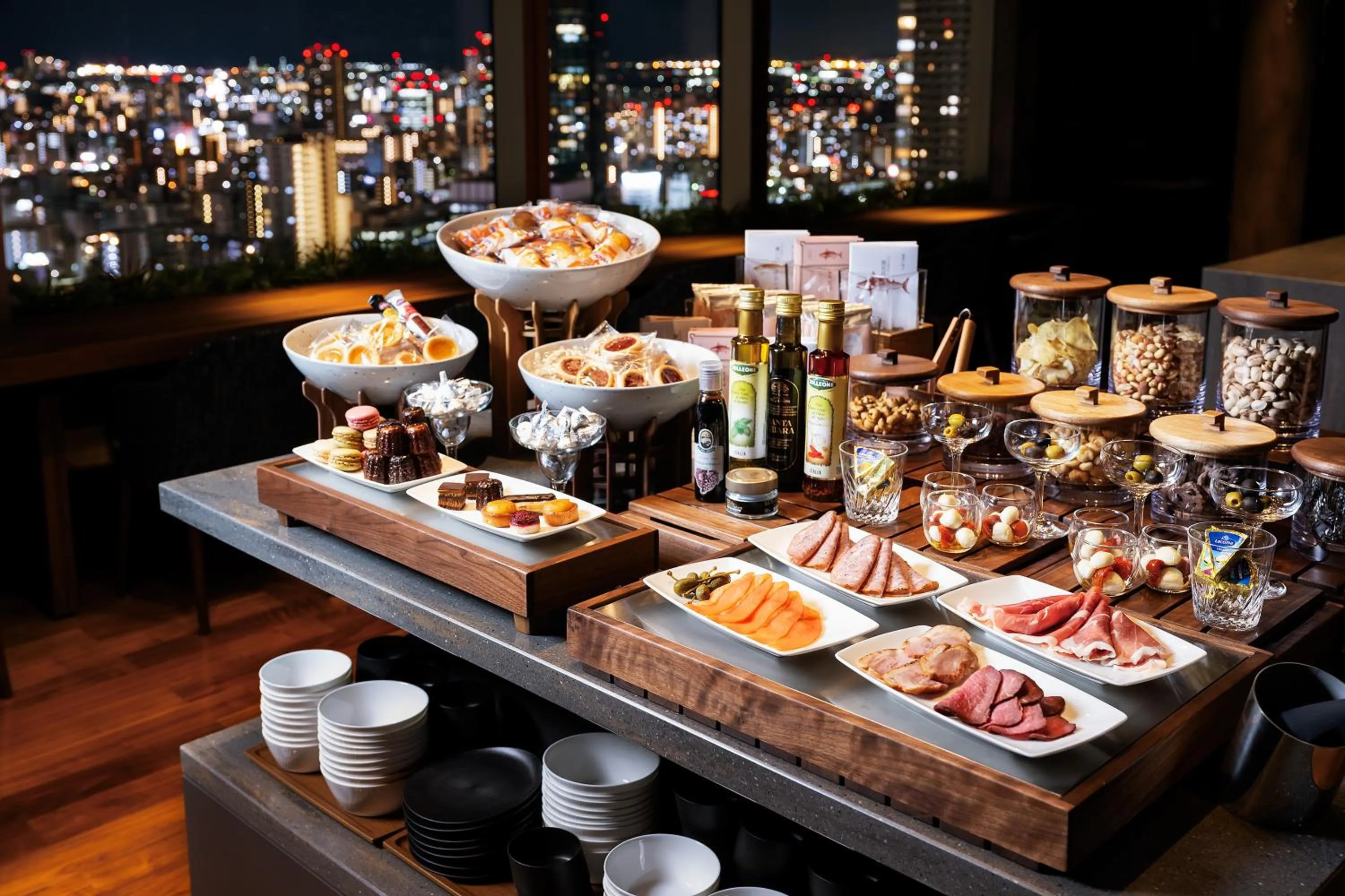 Lounge or bar in Hotel Hankyu GRAN RESPIRE OSAKA