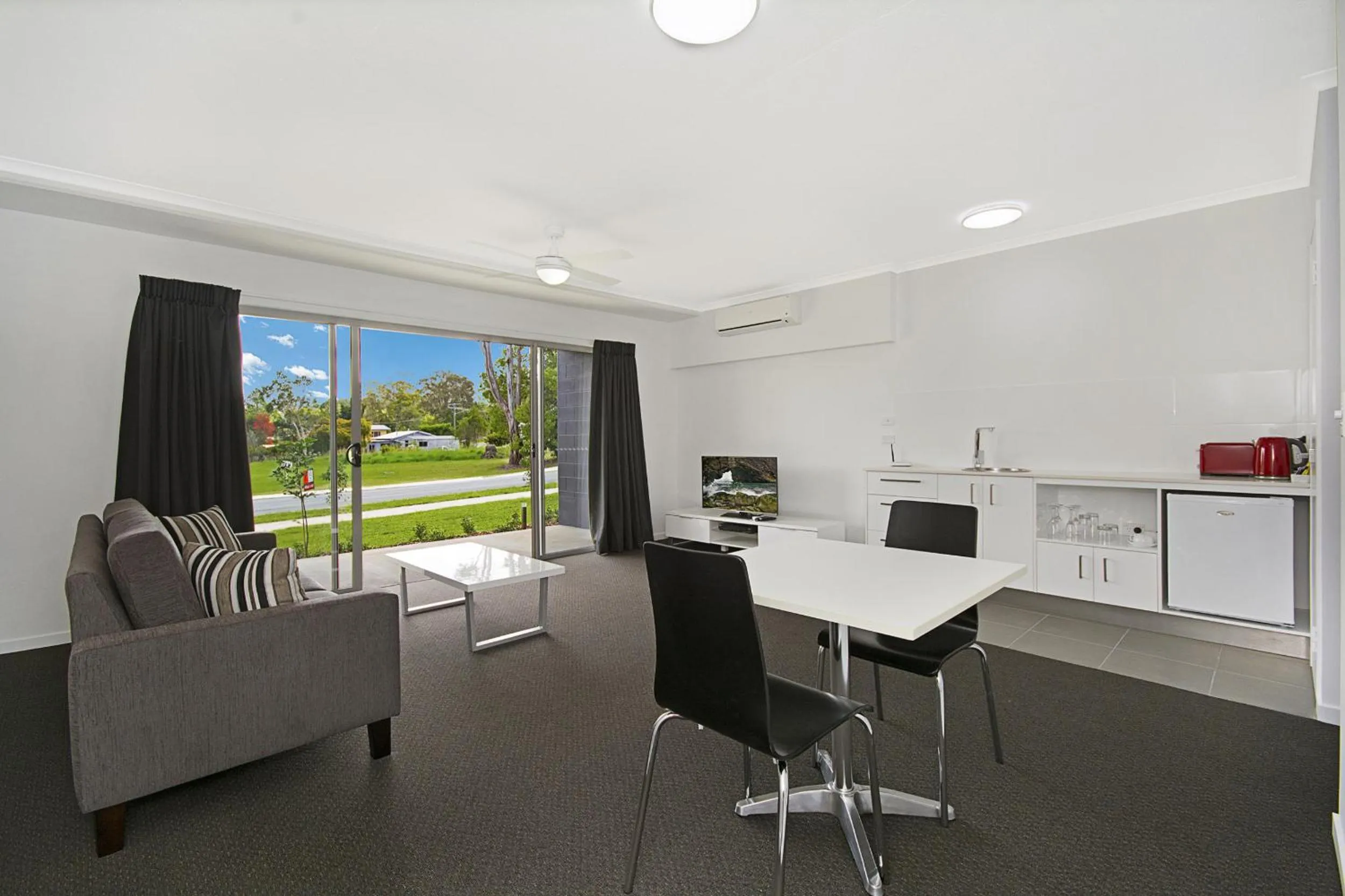 Dining area in Cooroy Luxury Motel Apartments