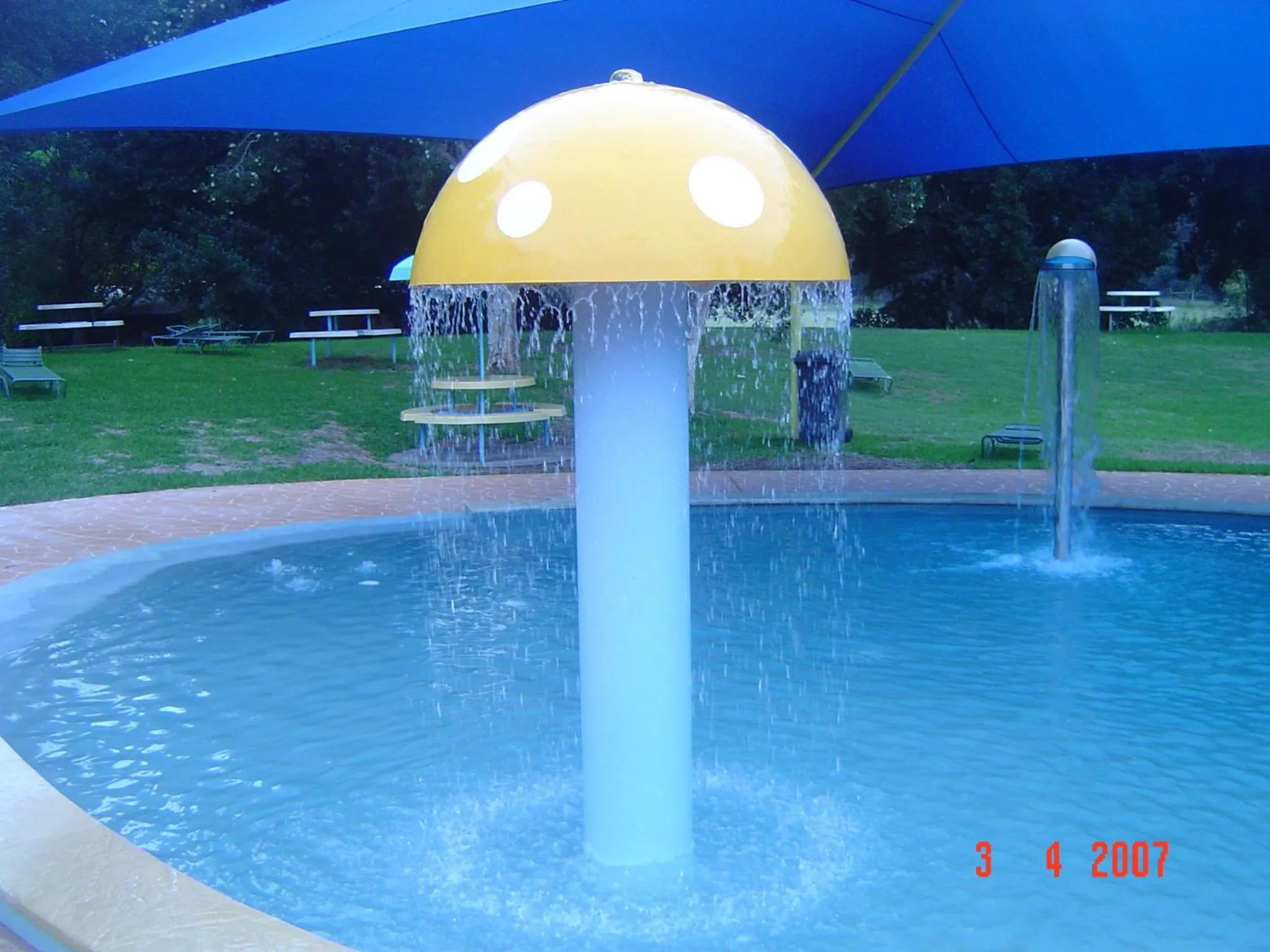 Swimming pool in Del Rio Riverside Resort