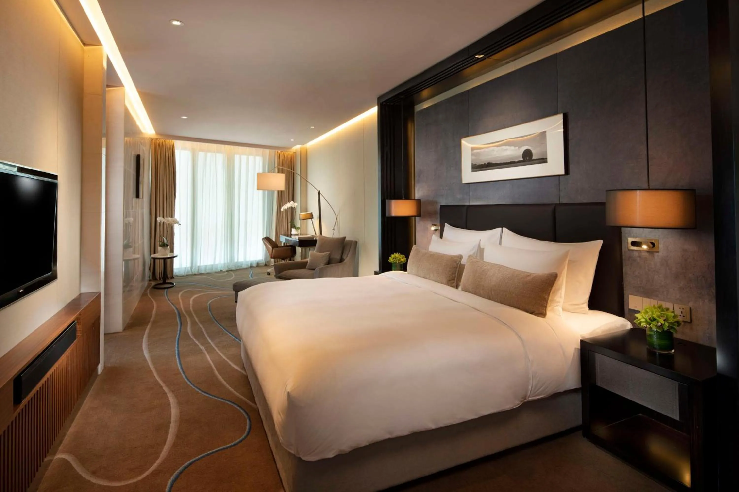 Panorama Lake View Suite in Sunrise Kempinski Hotel Beijing