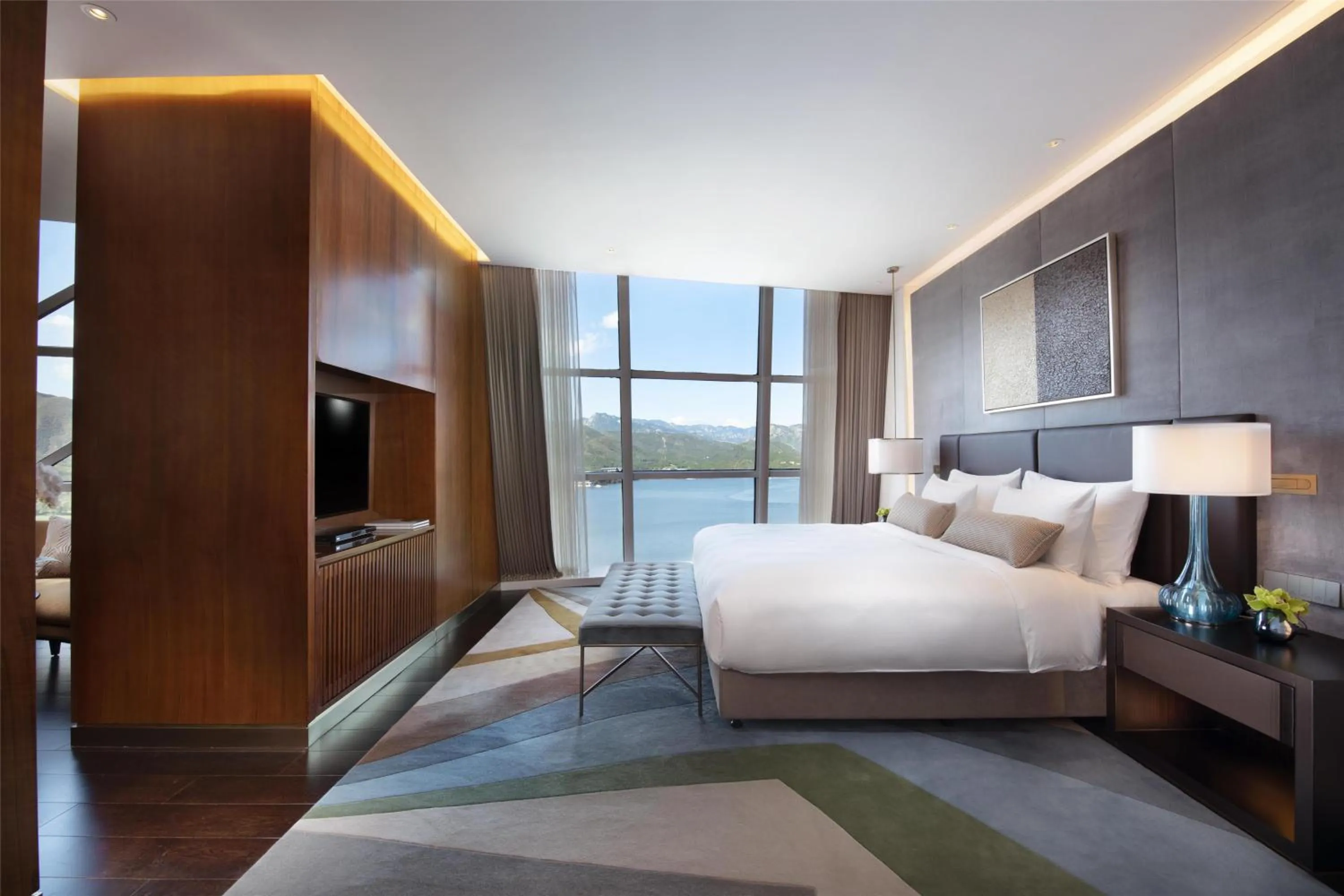 Bedroom, Bed in Sunrise Kempinski Hotel Beijing