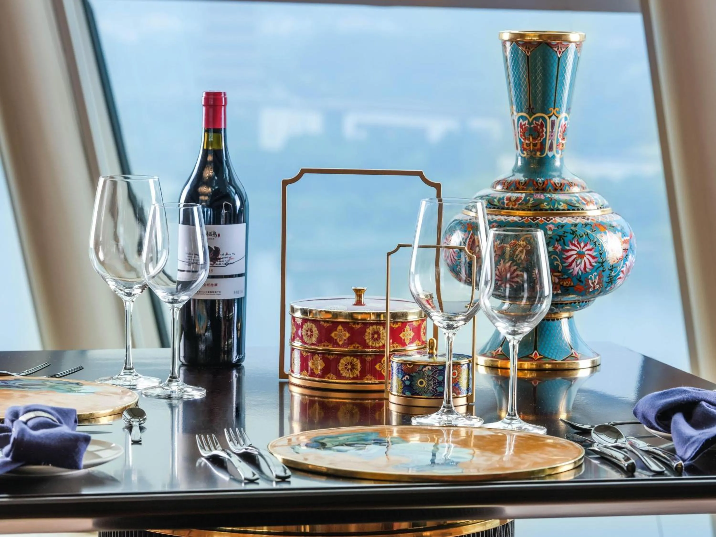 Restaurant/places to eat in Sunrise Kempinski Hotel Beijing