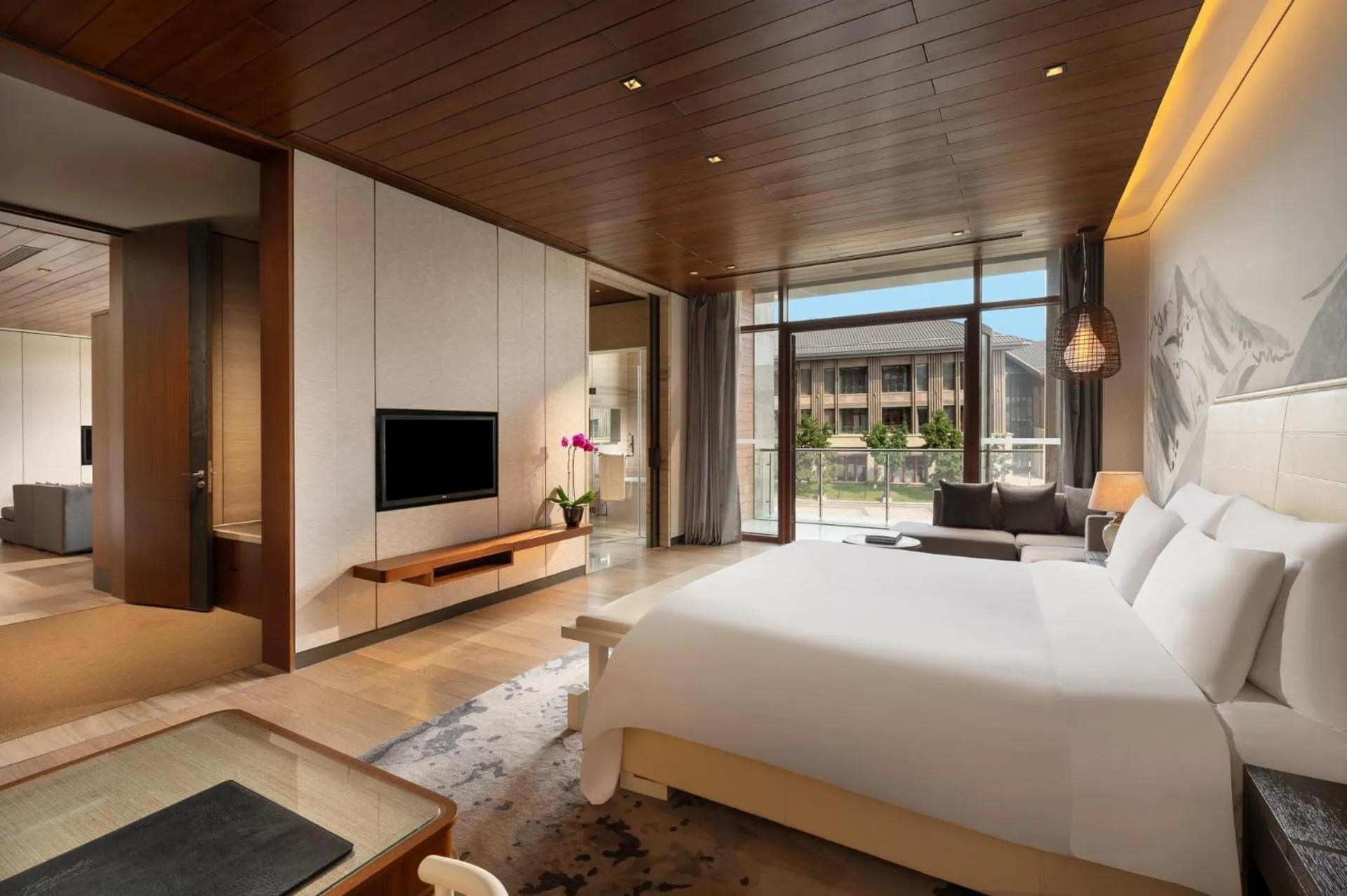 Photo of the whole room, Bed in Yanqi Hotel, Managed by Kempinski