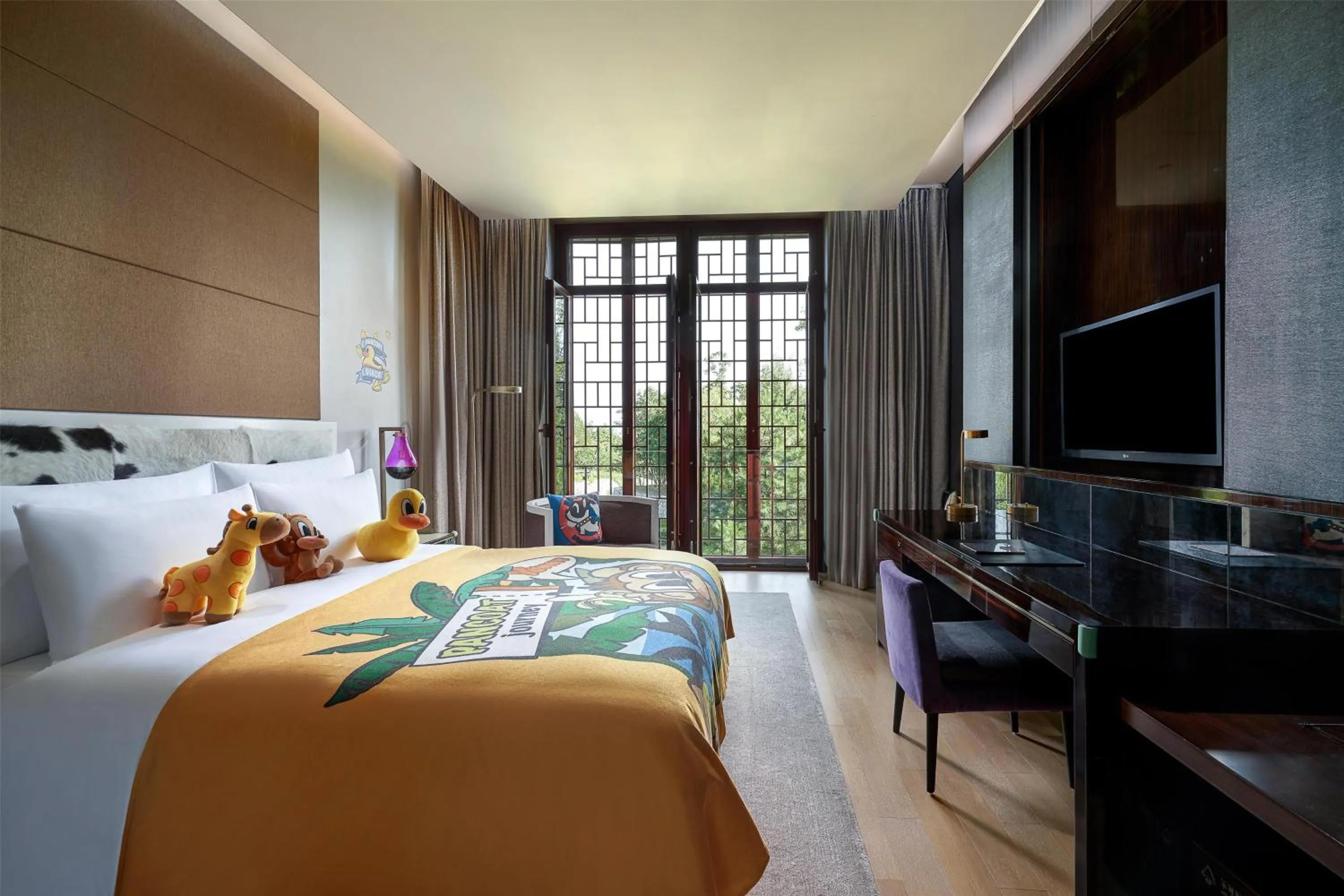 Photo of the whole room, Bed in Yanqi Hotel, Managed by Kempinski
