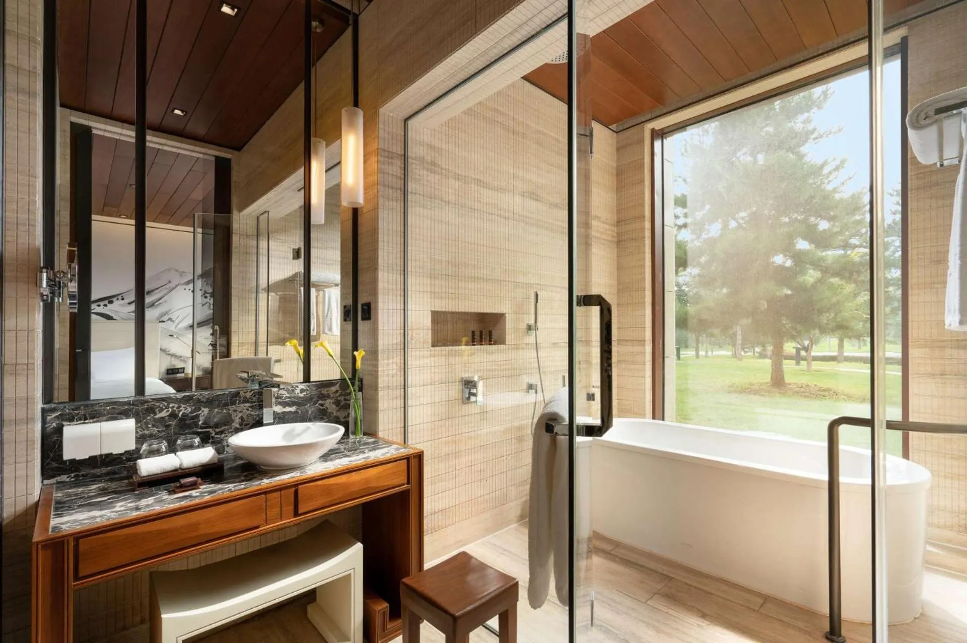 Grand Deluxe Twin Room in Yanqi Hotel, Managed by Kempinski