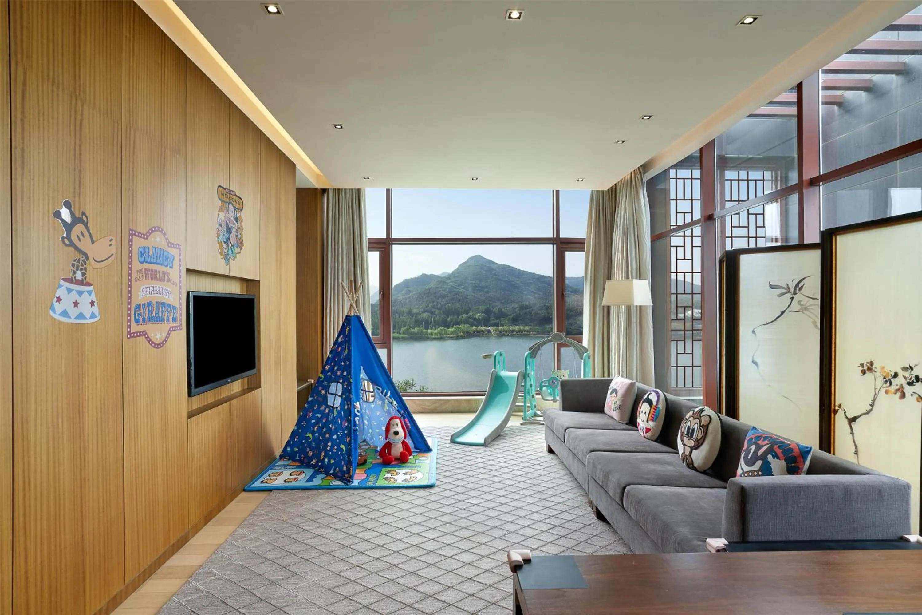 Living room in Yanqi Hotel, Managed by Kempinski