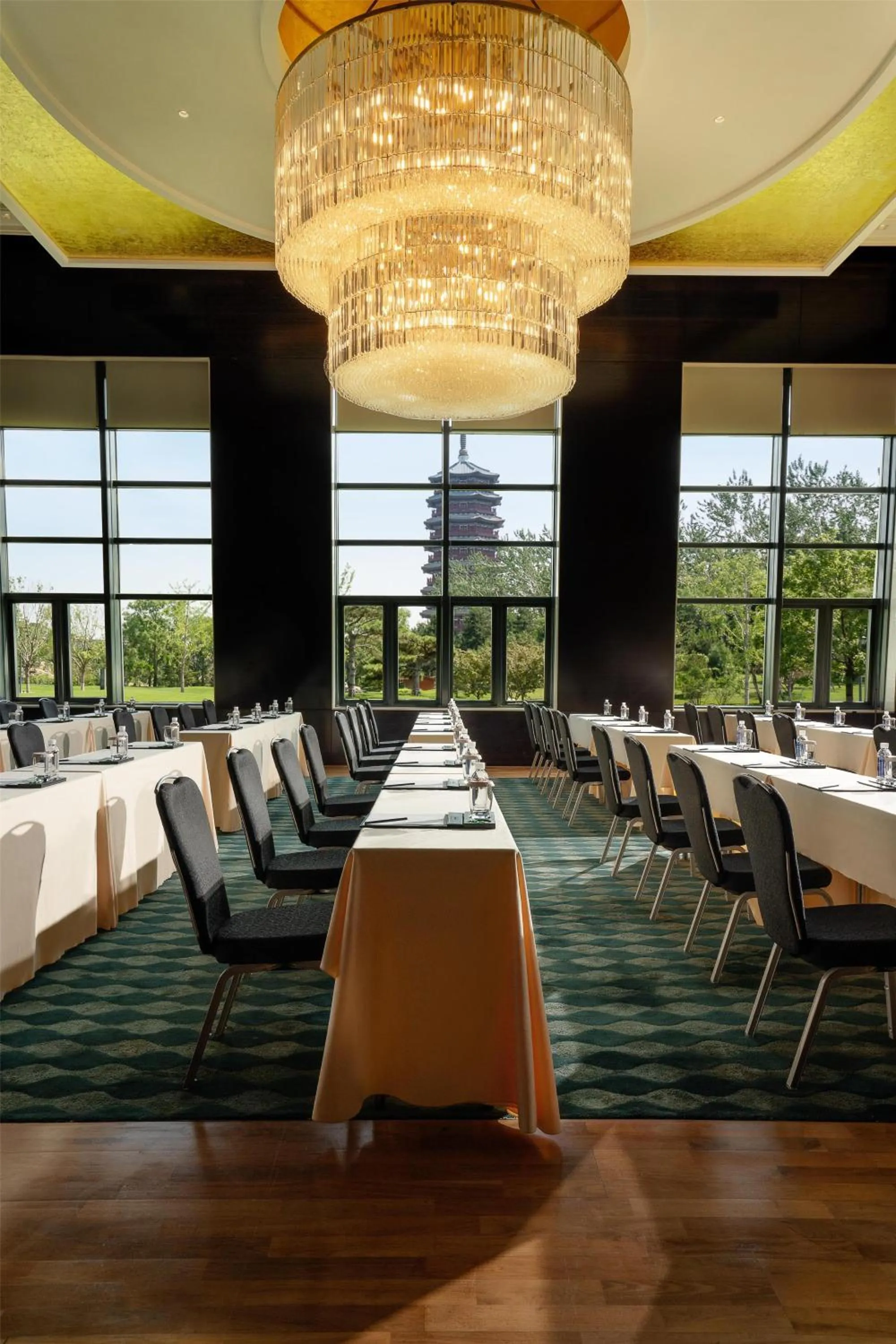 Meeting/conference room in Yanqi Hotel, Managed by Kempinski