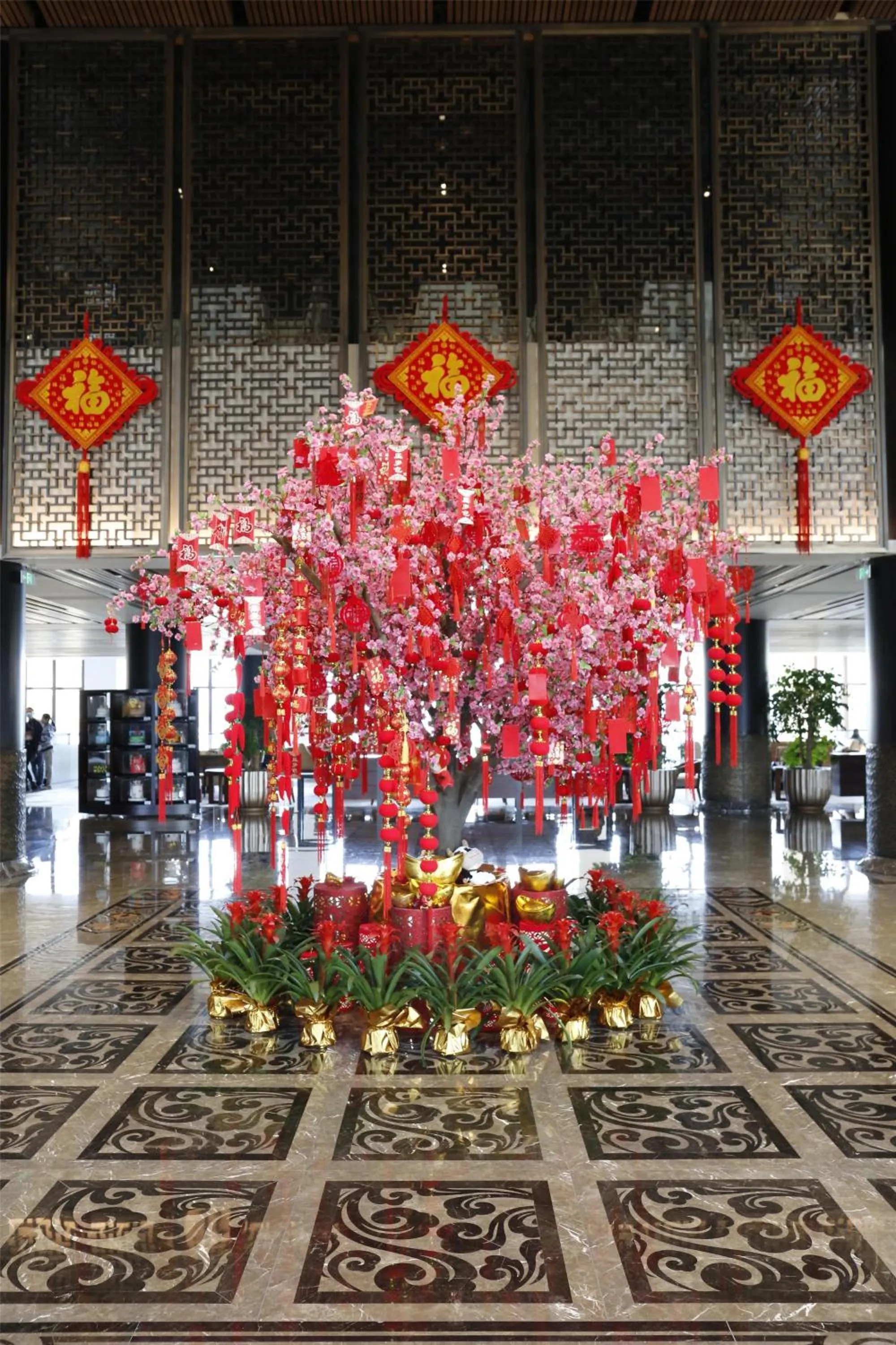 Lobby or reception in Yanqi Hotel, Managed by Kempinski