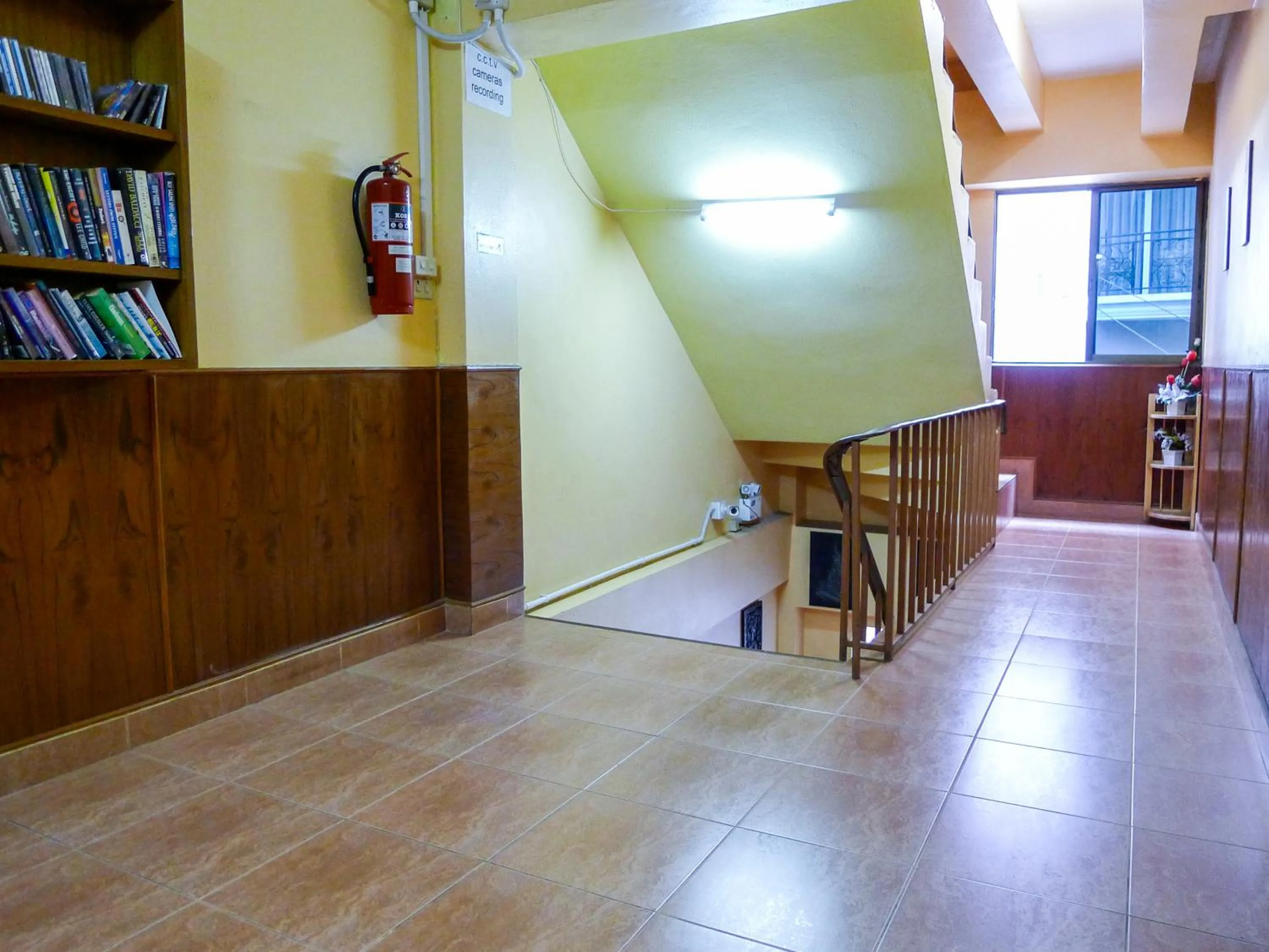 Library in Metro Apartments