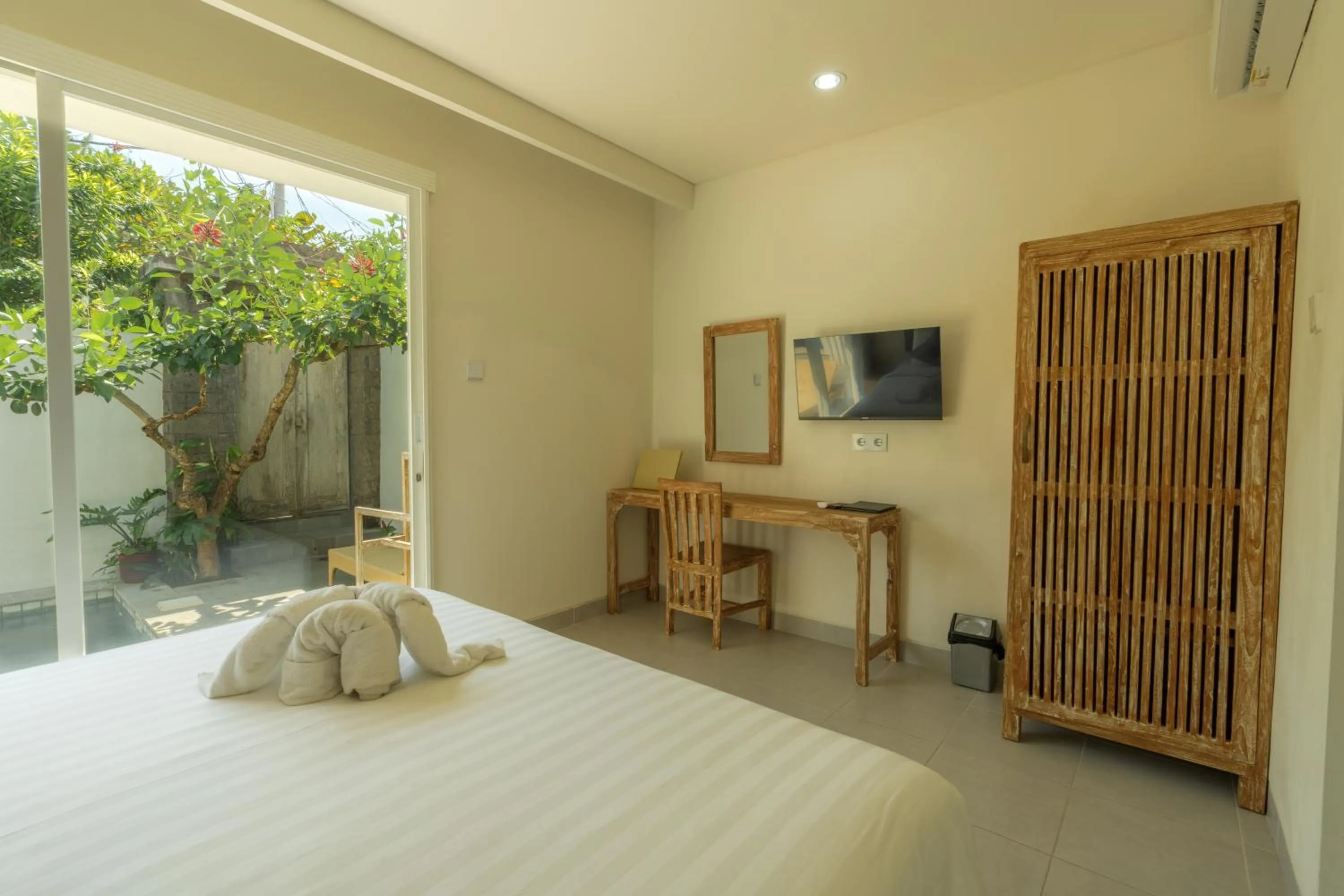 TV and multimedia, Bed in Odika Lovina Villas