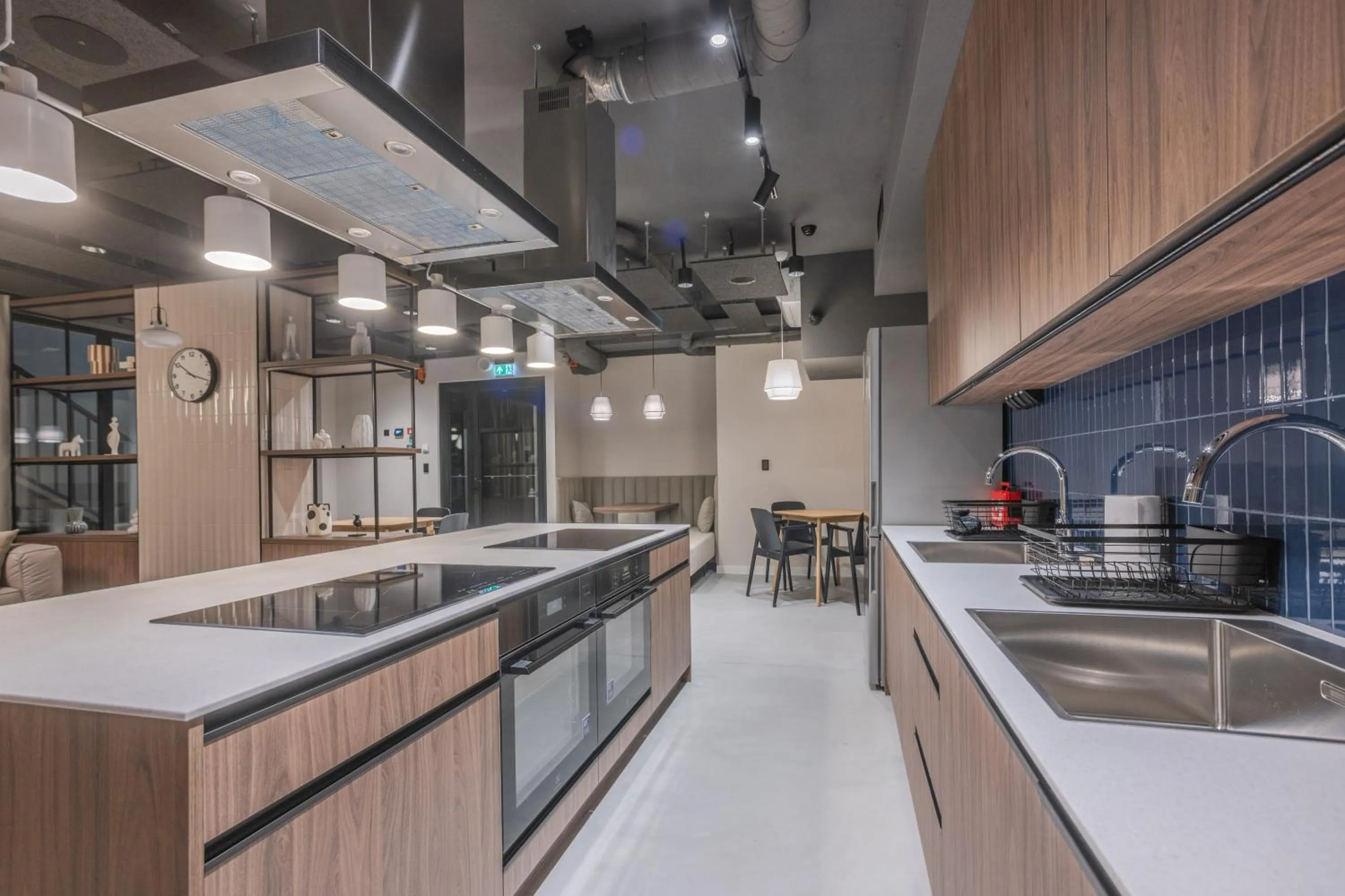 Communal kitchen in Noli Gdansk Wrzeszcz