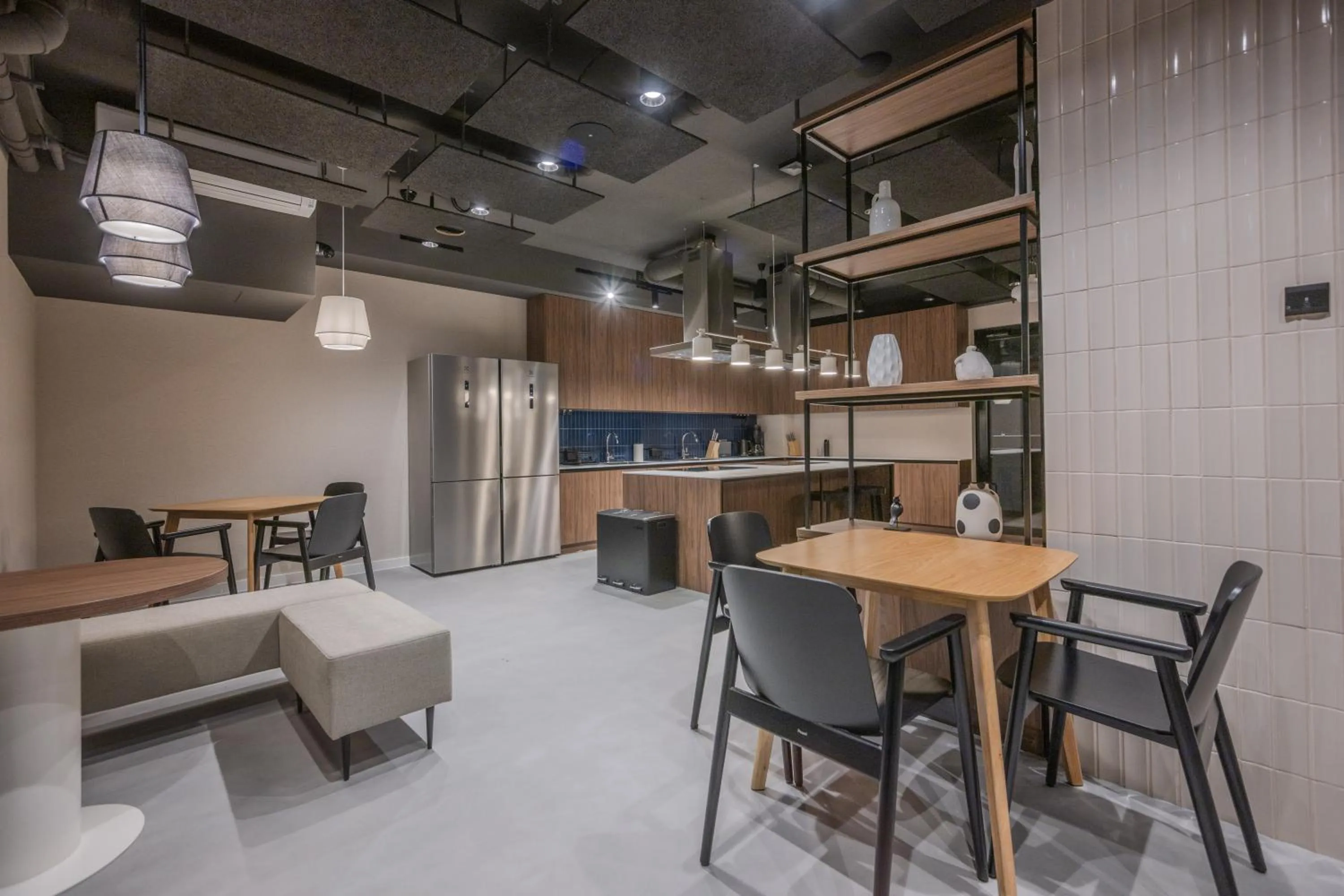 Communal kitchen in Noli Gdansk Wrzeszcz