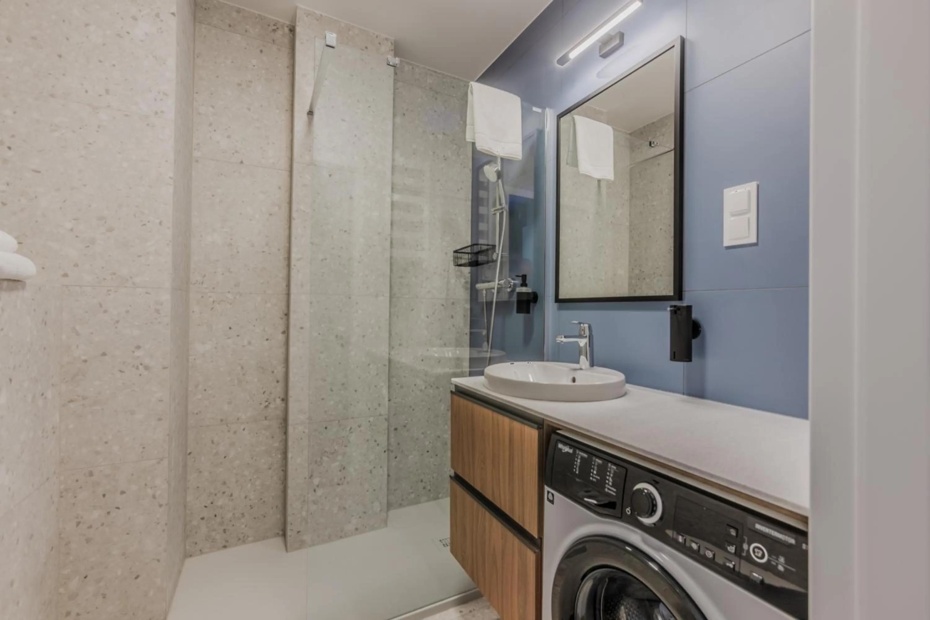 Shower in Noli Gdansk Wrzeszcz